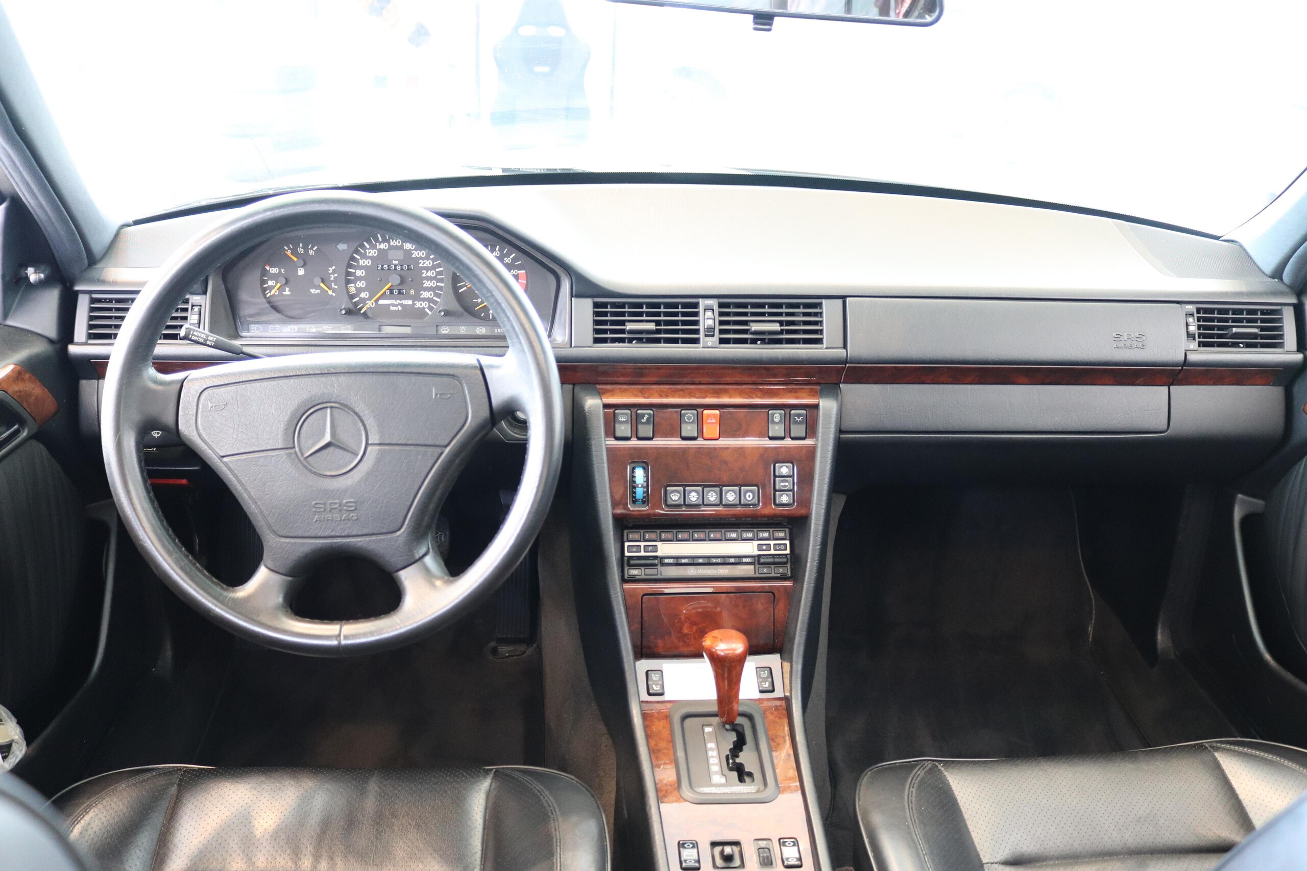 1992 Mercedes Benz 500E 6.0 AMG — Photo 9 / 21