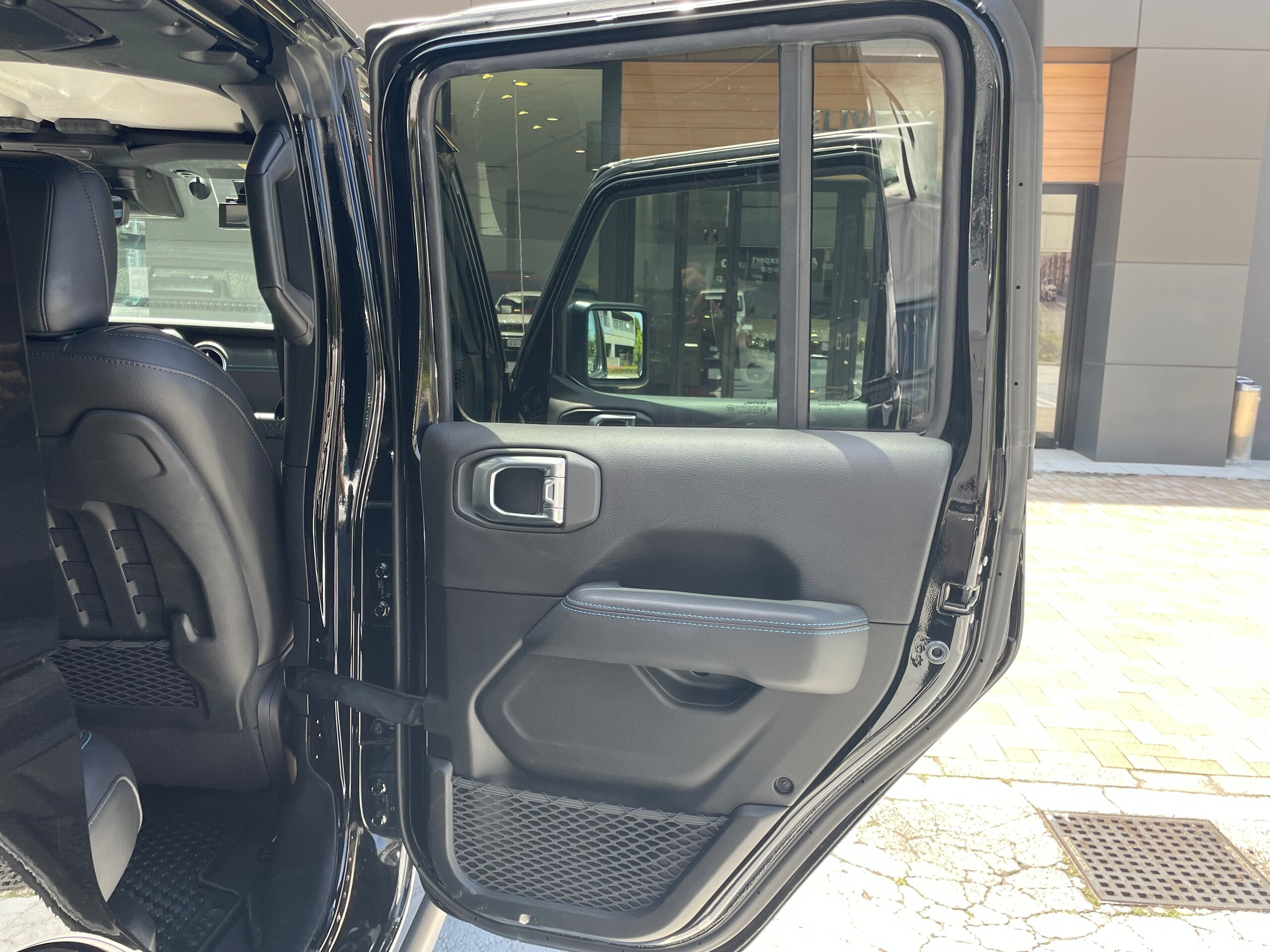 2023 Other Jeep Wrangler Unlimited Rubicon 4xe — Photo 32 / 40