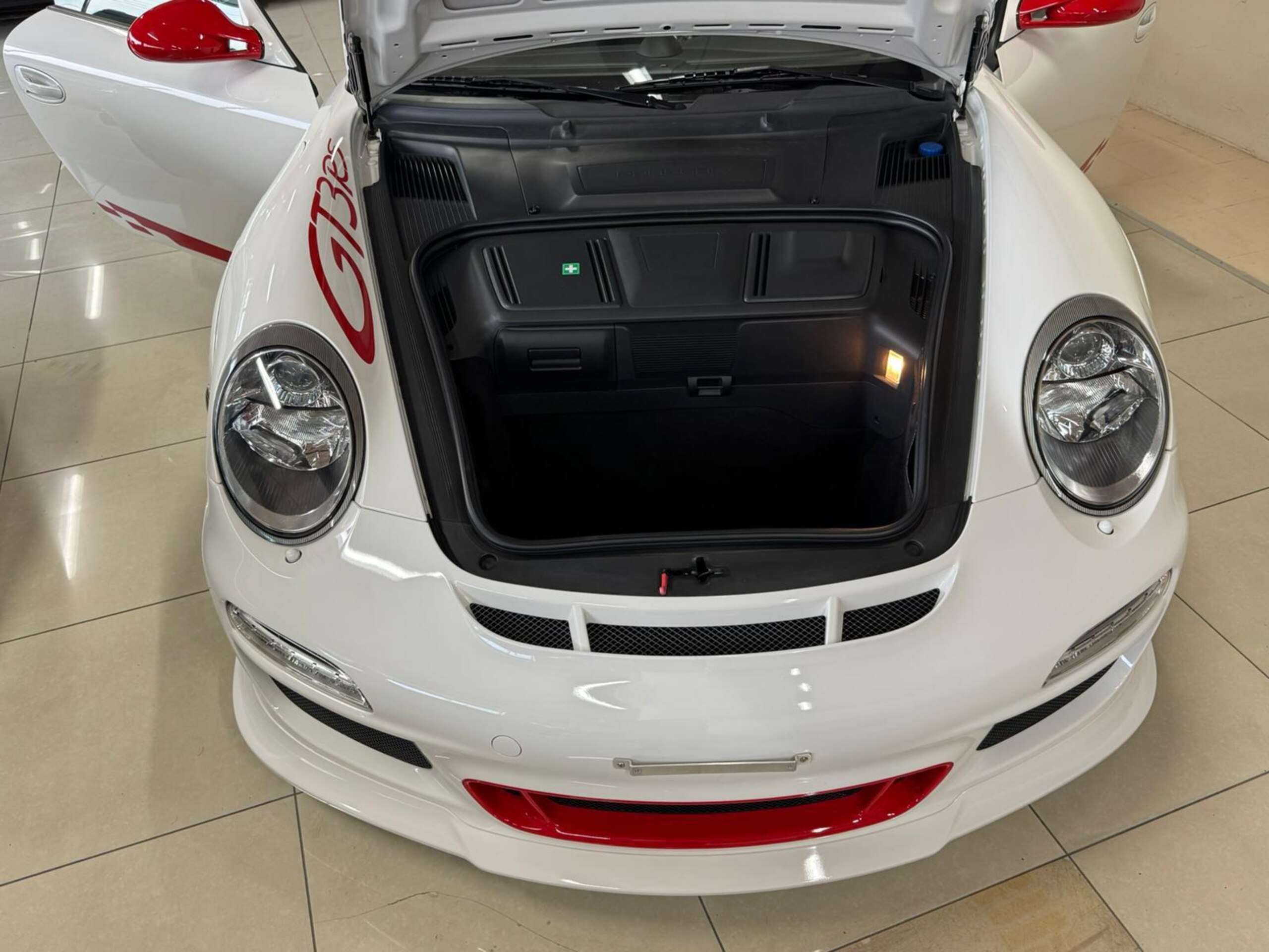 2011 Porsche 911 GT3 RS — Photo 20 / 40