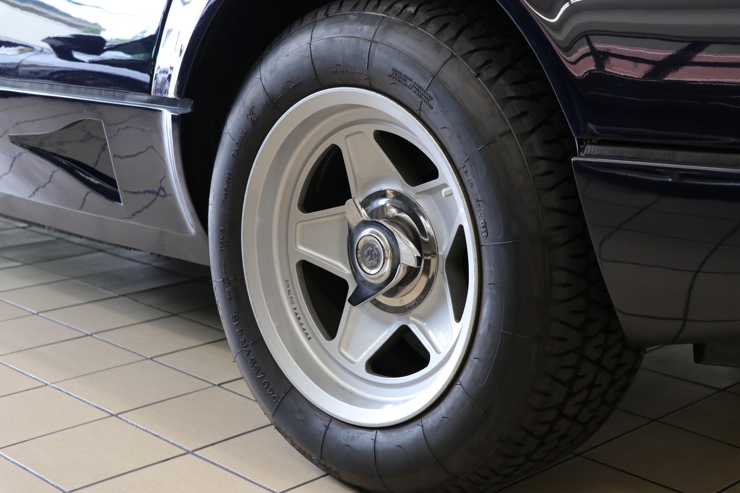 1982 Ferrari 512 BBi — Photo 15 / 19