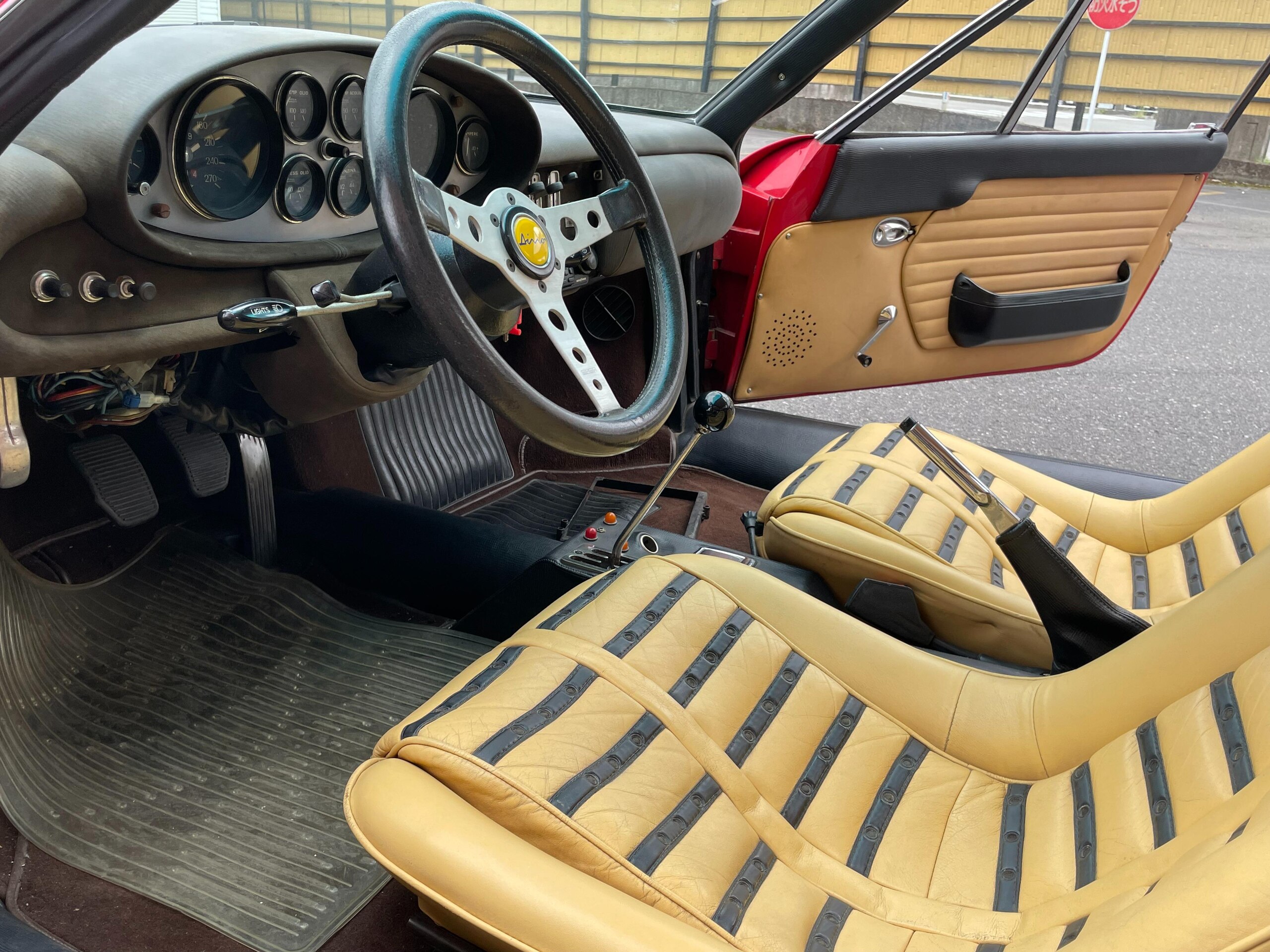 1972 Ferrari DINO 246GT — Photo 6 / 13