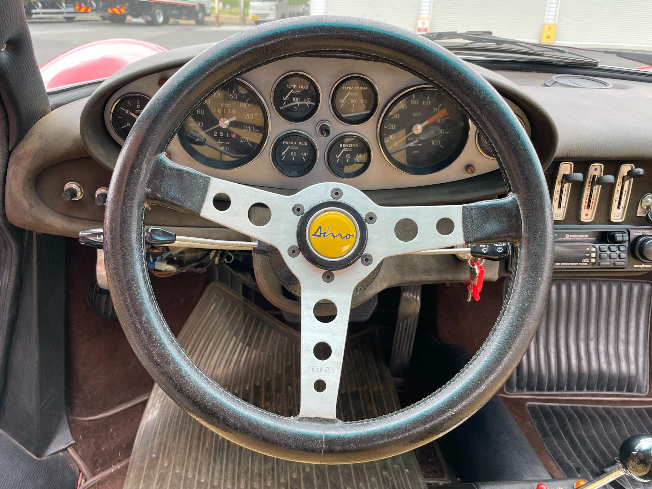 1972 Ferrari DINO 246GT — Photo 7 / 13