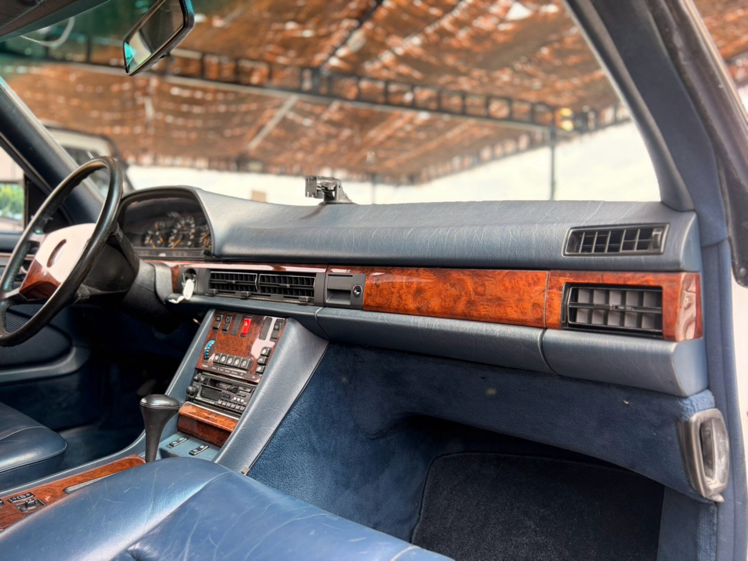 1986 Mercedes Benz 560SEC — Photo 8 / 36