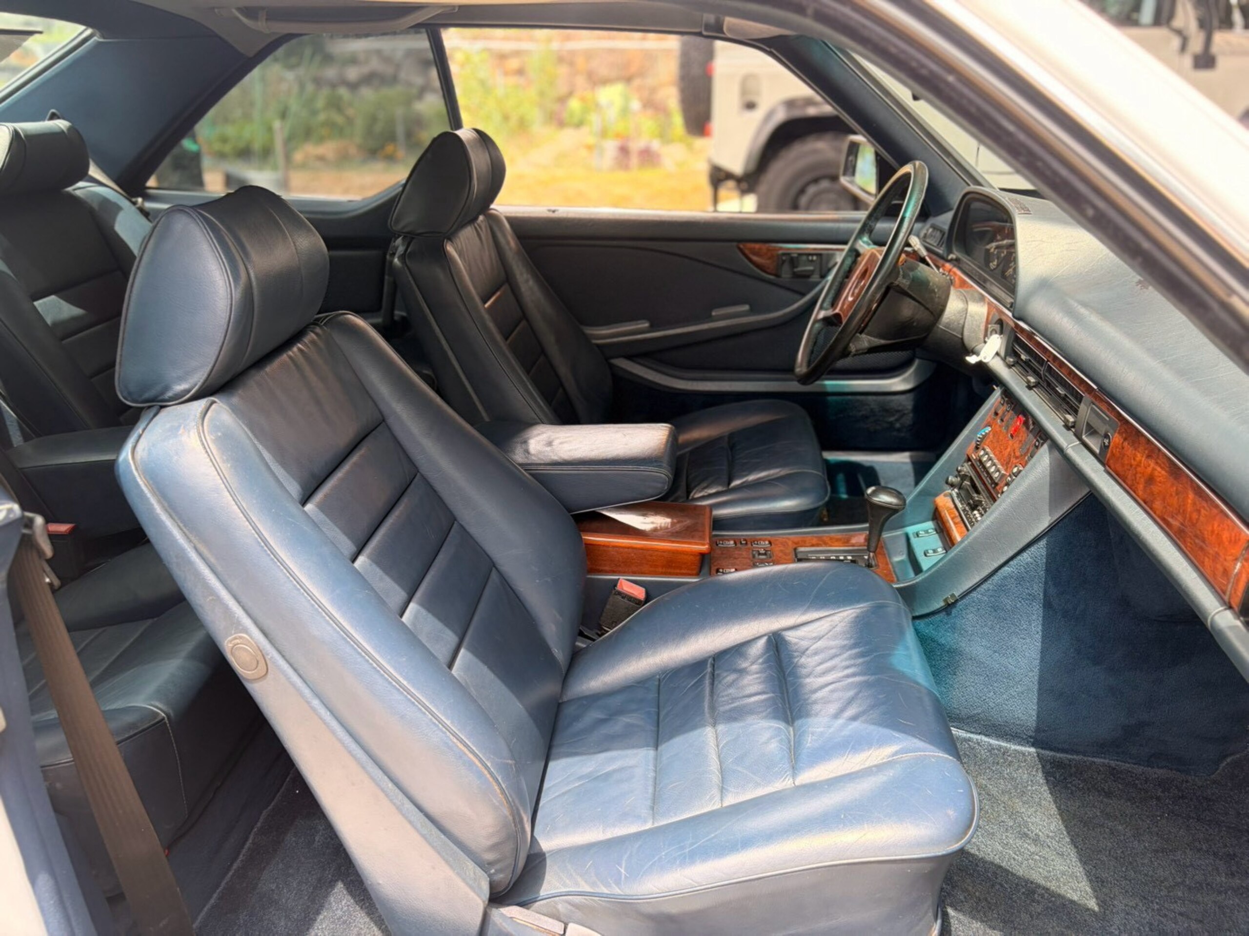 1986 Mercedes Benz 560SEC — Photo 16 / 36