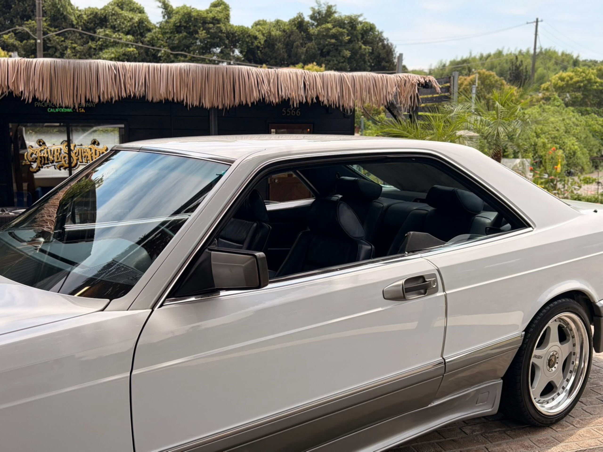 1986 Mercedes Benz 560SEC — Photo 30 / 36