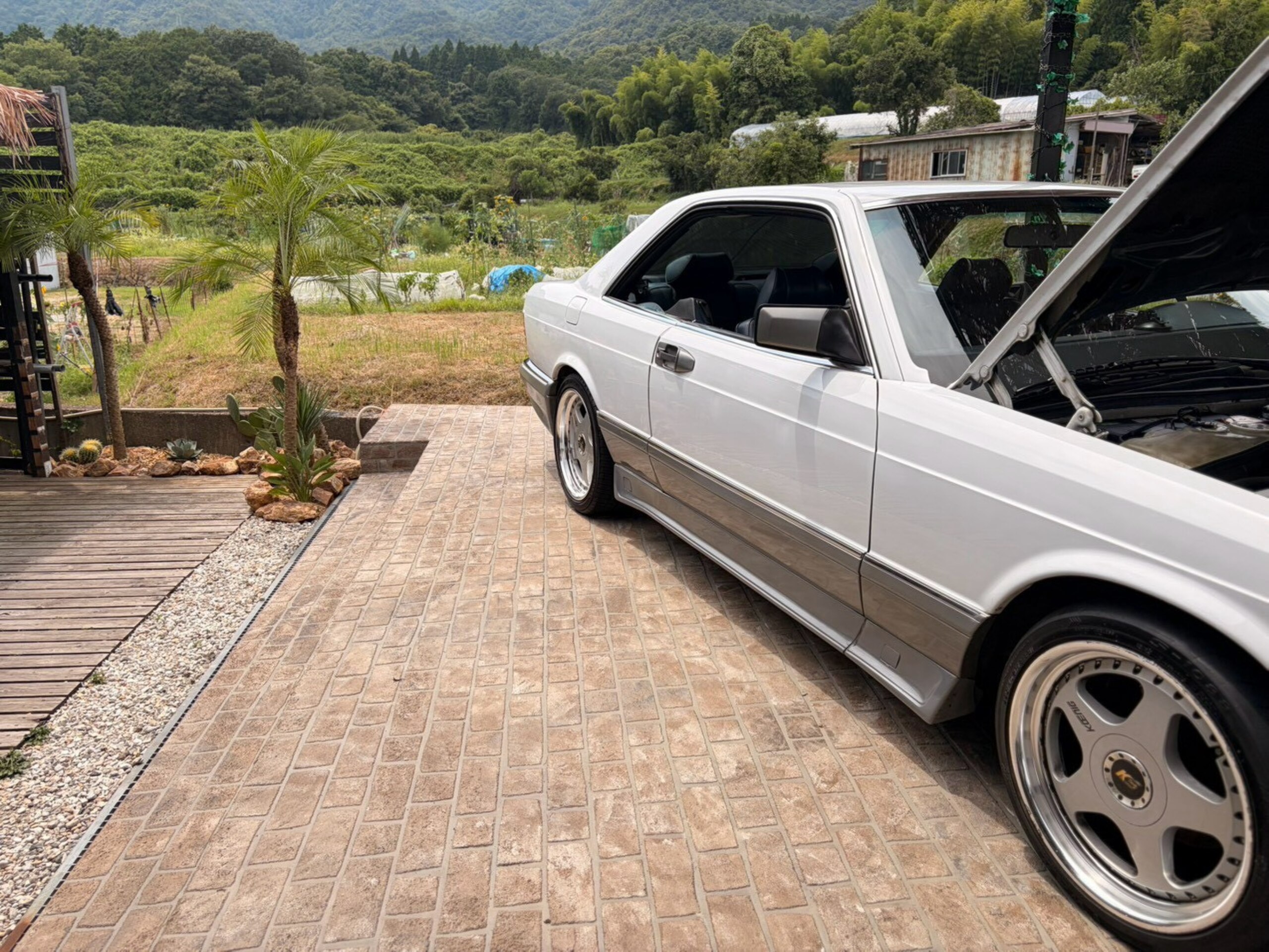 1986 Mercedes Benz 560SEC — Photo 34 / 36