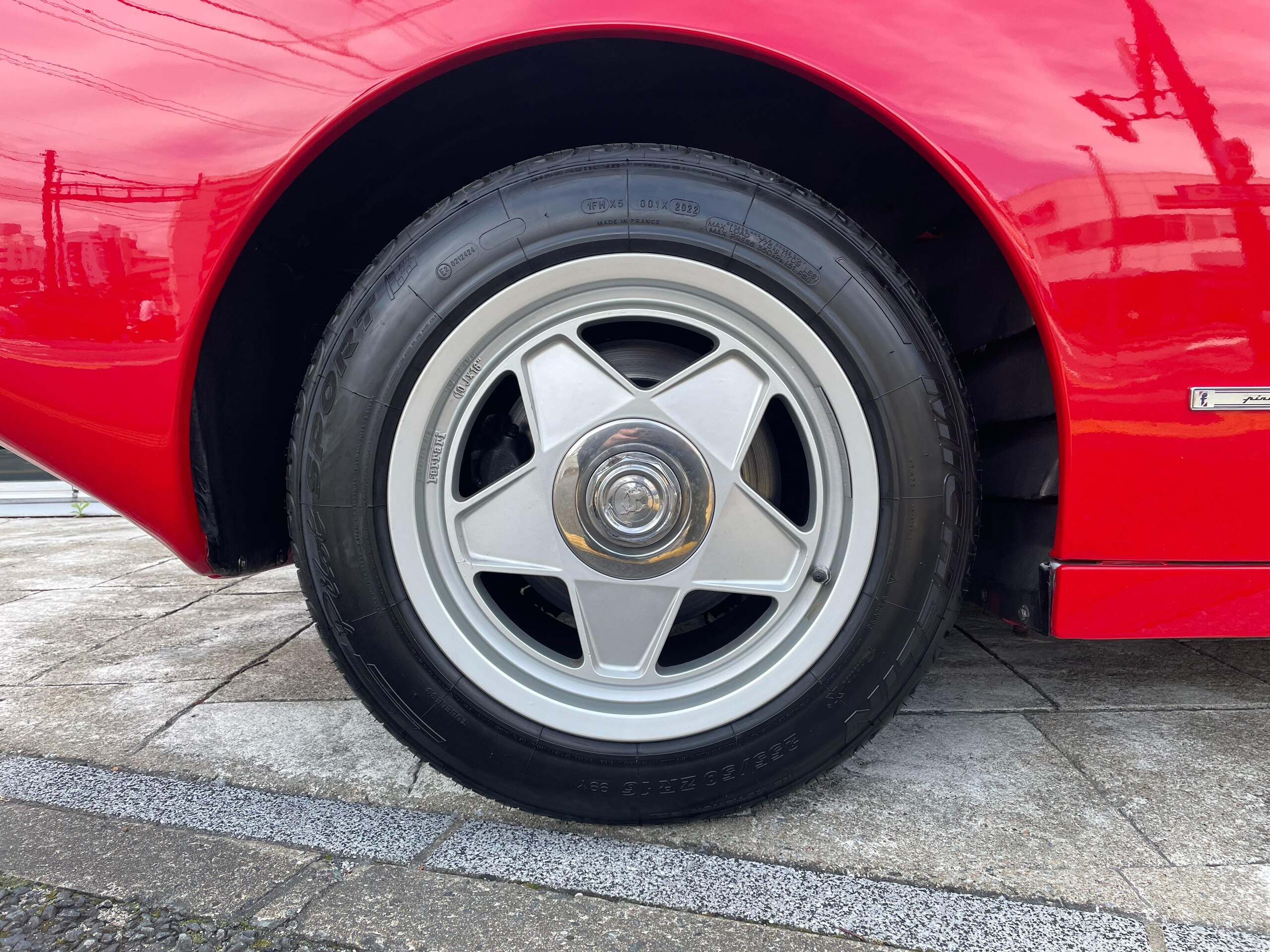 1988 Ferrari Testarossa — Photo 17 / 33
