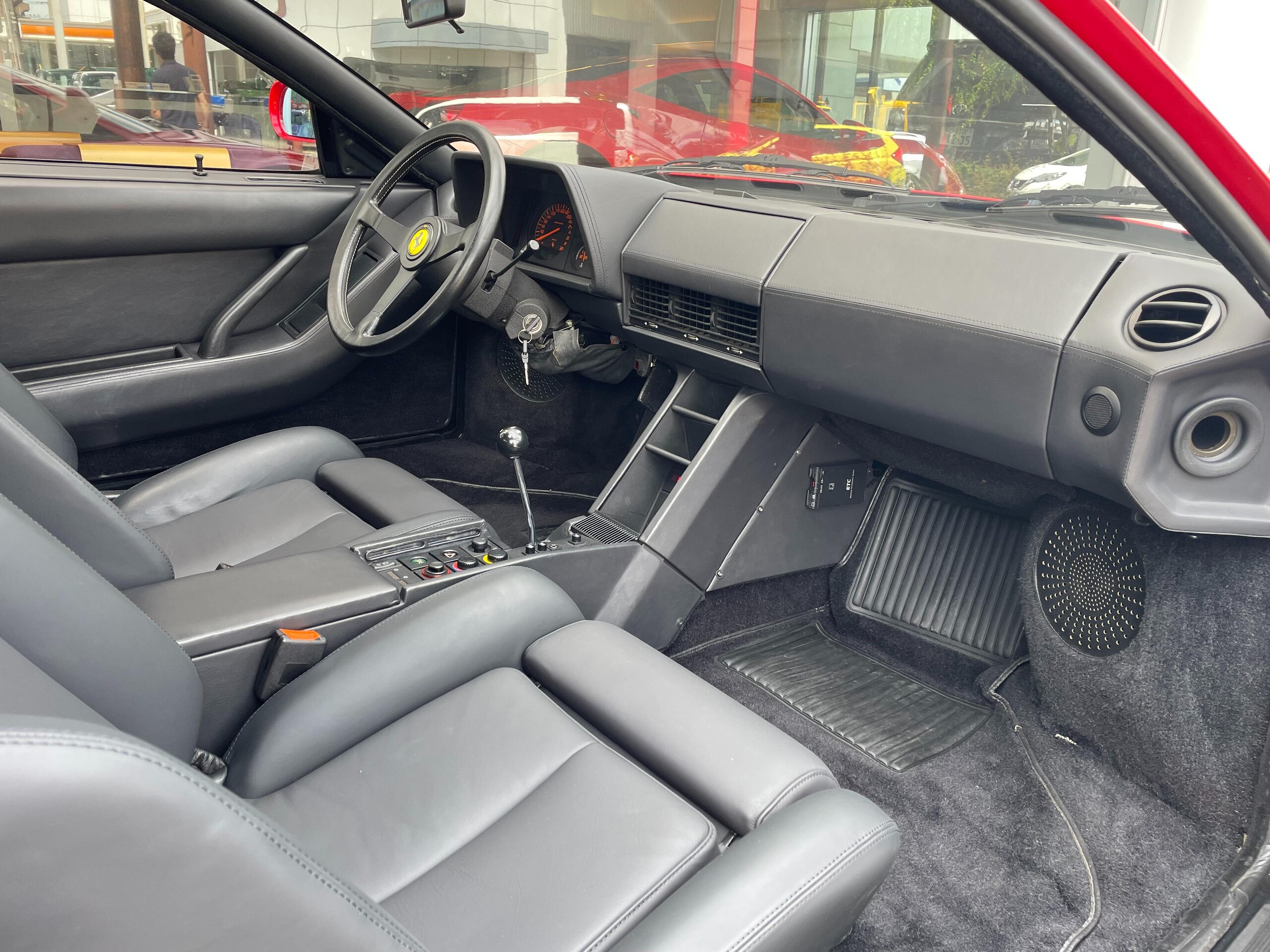 1988 Ferrari Testarossa — Photo 19 / 33