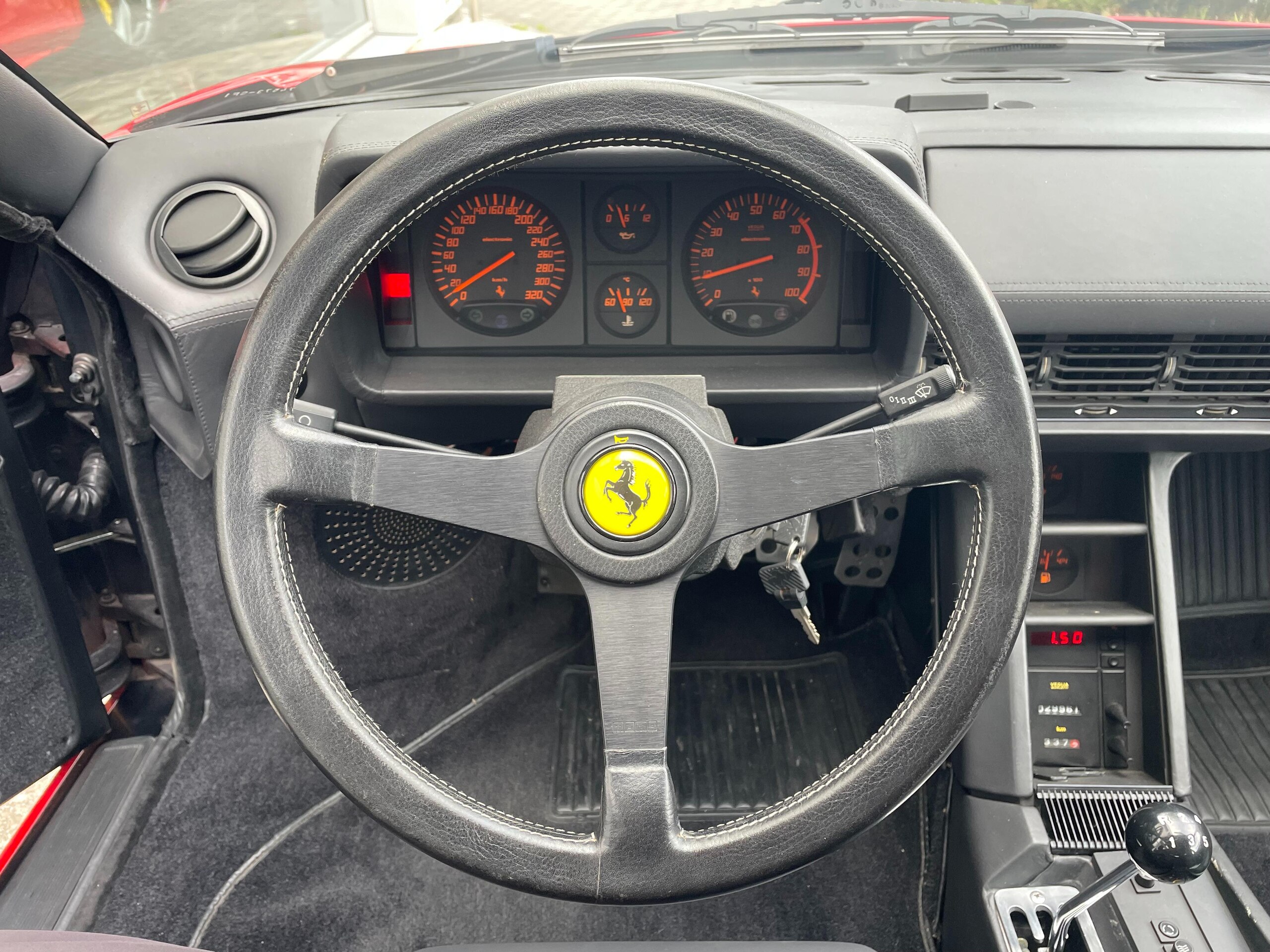 1988 Ferrari Testarossa — Photo 21 / 33