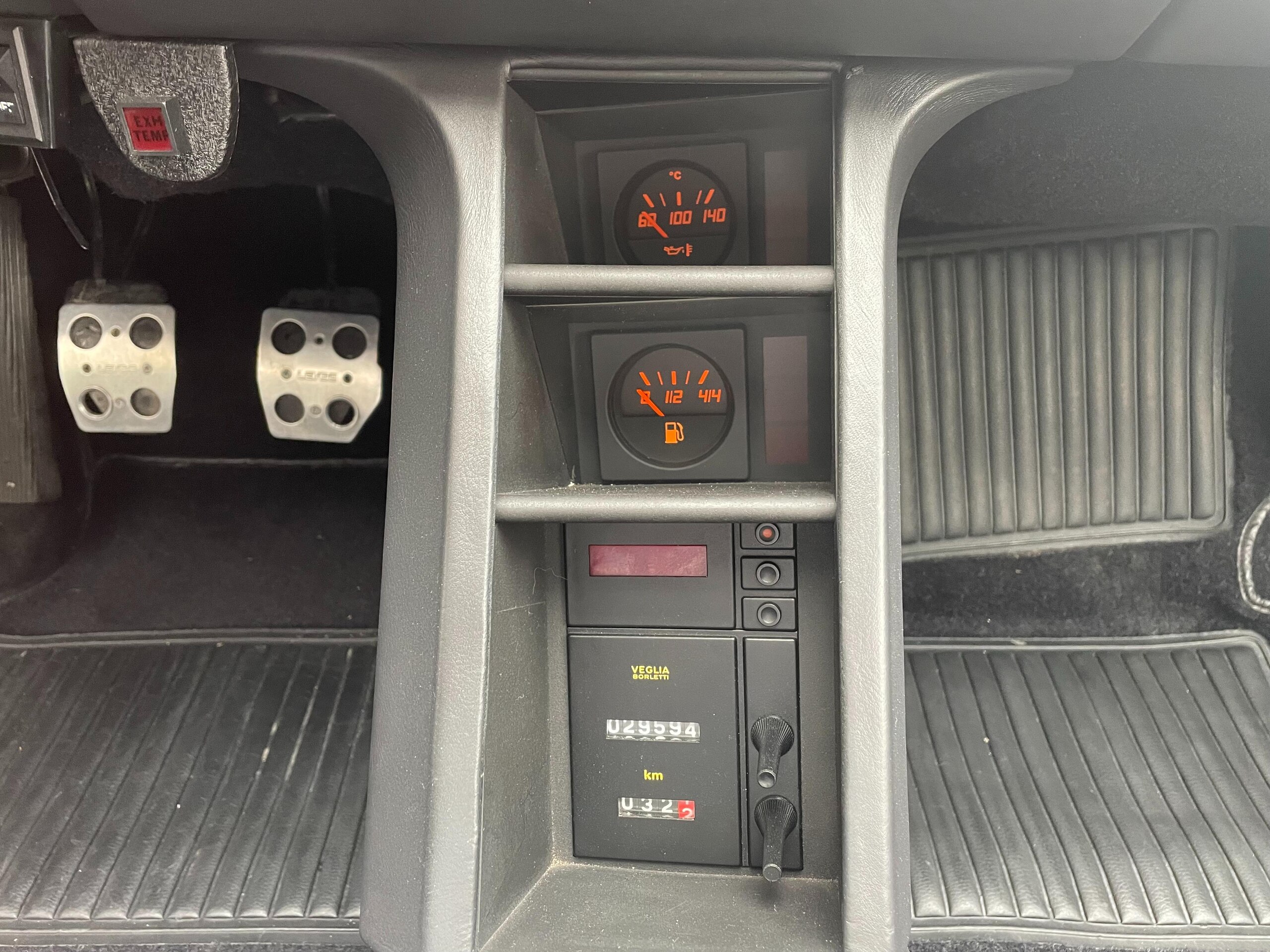 1988 Ferrari Testarossa — Photo 23 / 33
