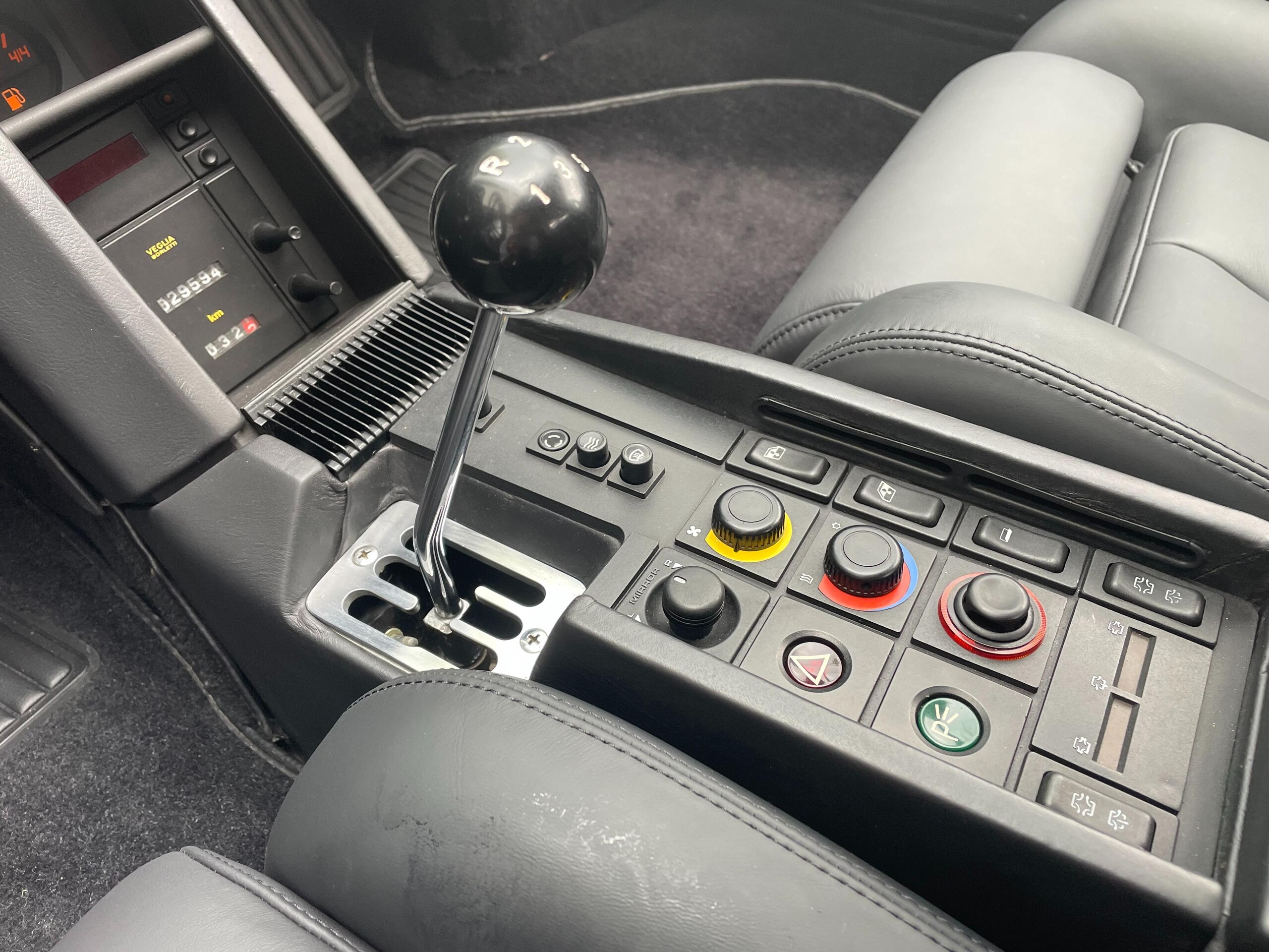 1988 Ferrari Testarossa — Photo 26 / 33