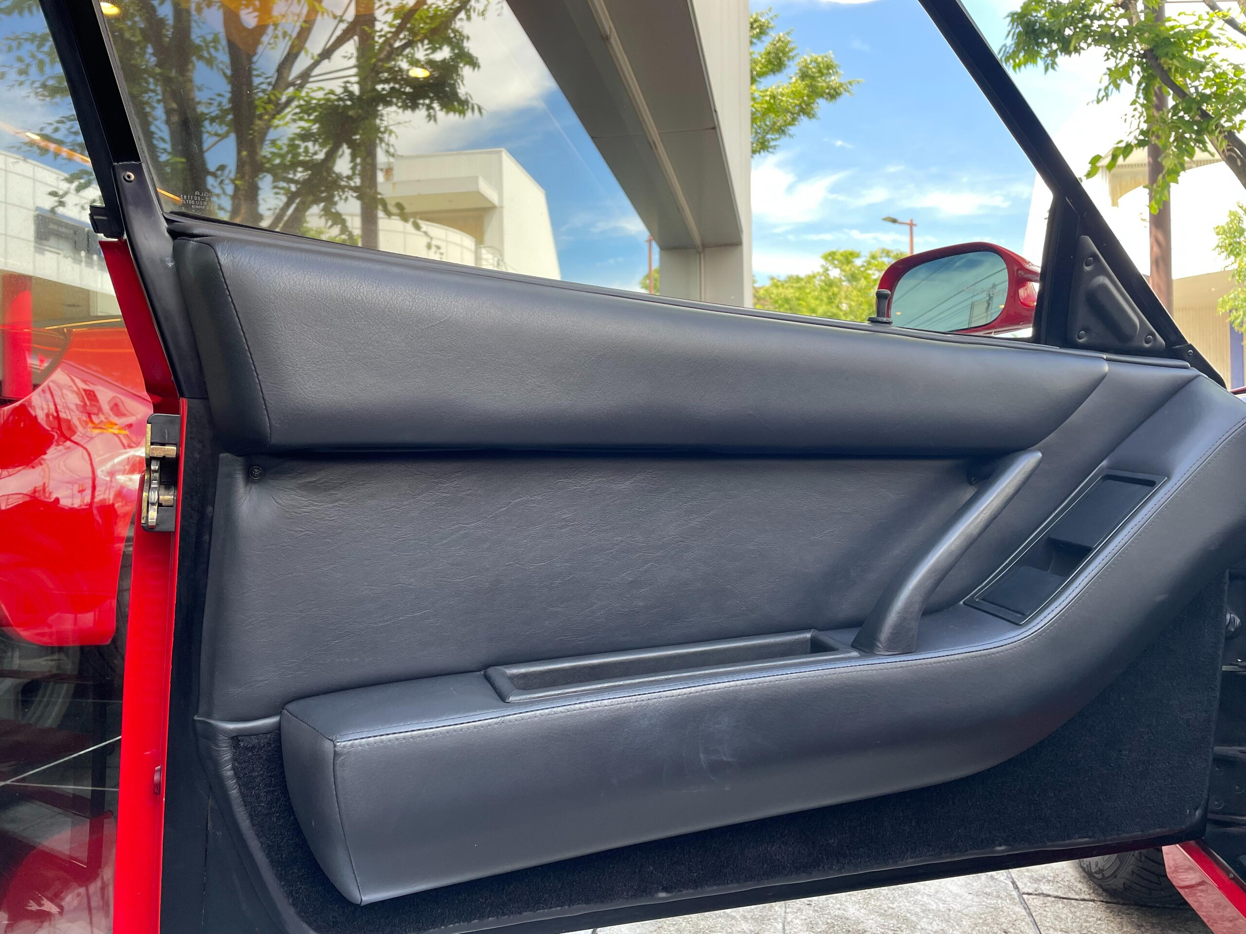 1988 Ferrari Testarossa — Photo 28 / 33