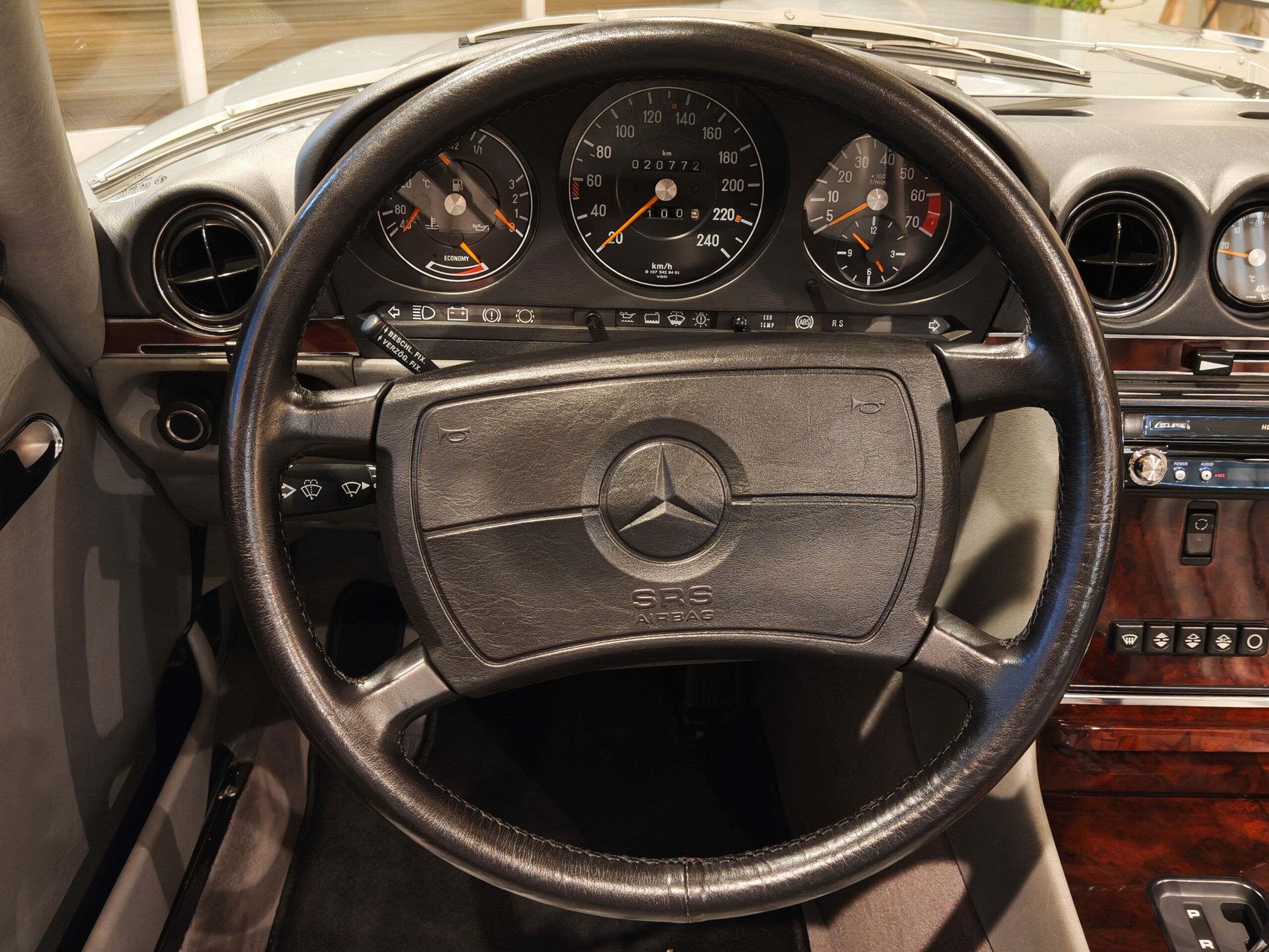 1989 Mercedes Benz 500SL — Photo 8 / 29