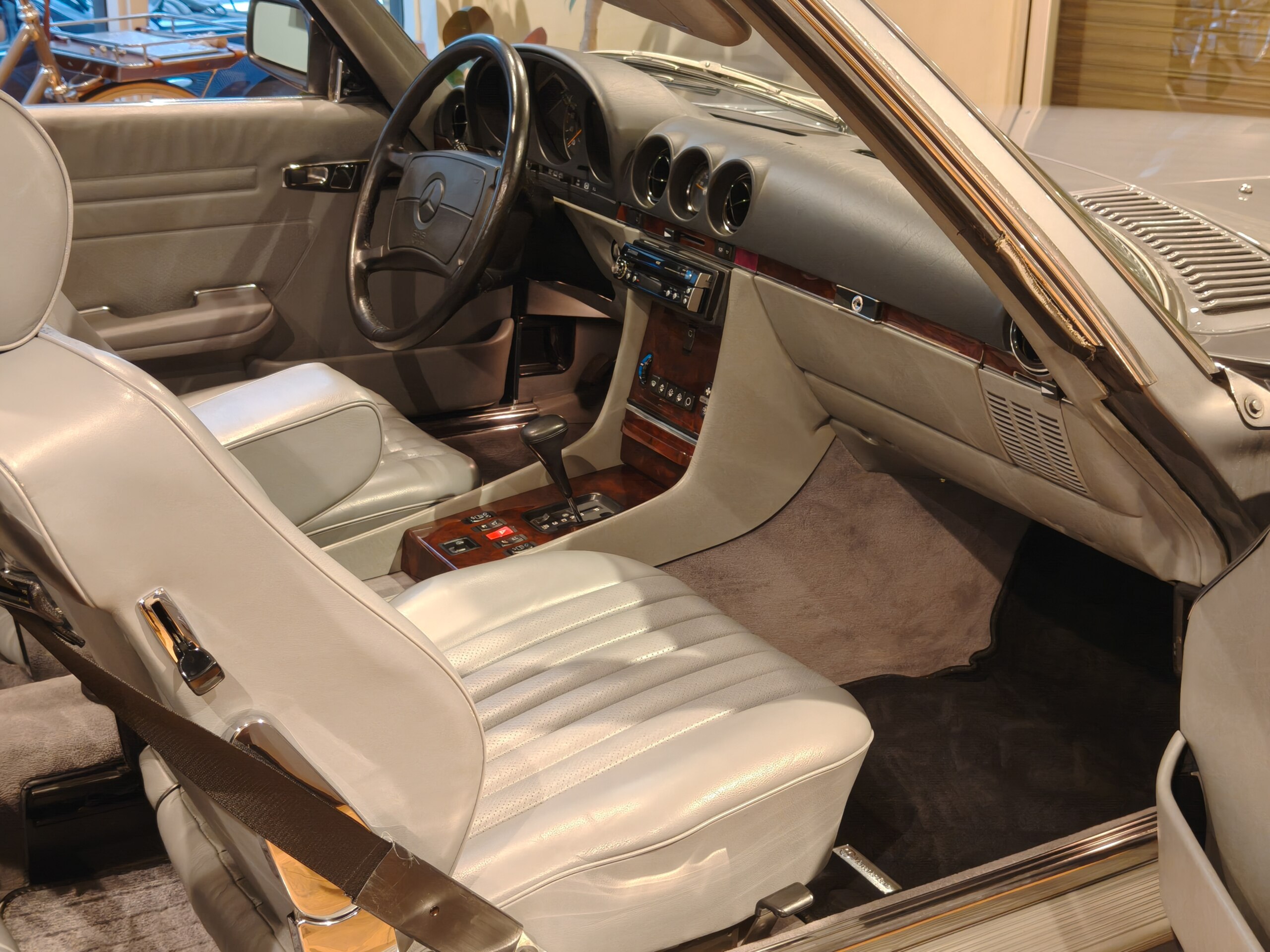 1989 Mercedes Benz 500SL — Photo 17 / 29
