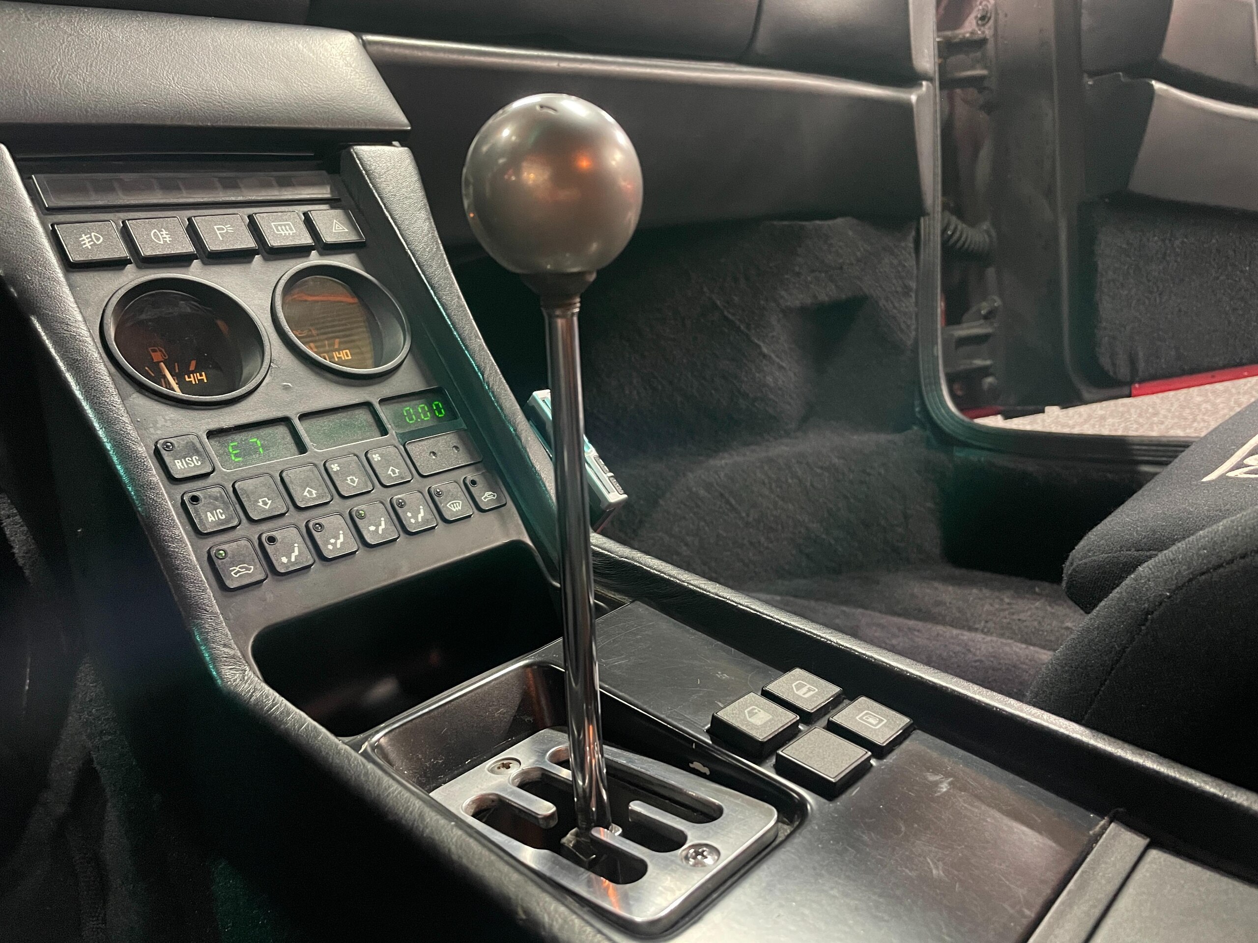 1990 Ferrari 348 TB — Photo 41 / 52