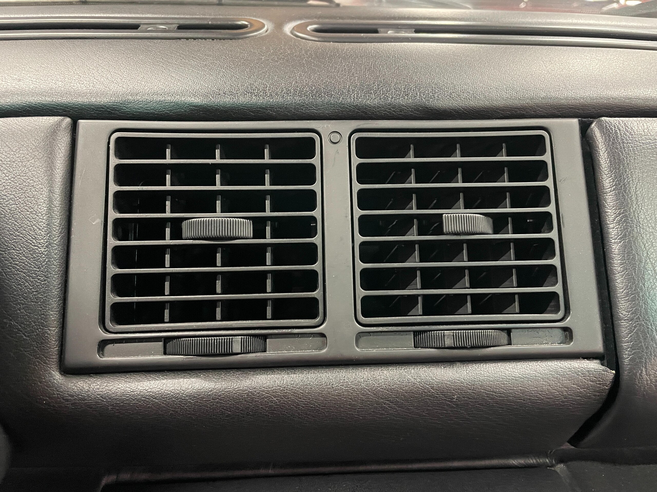 1990 Ferrari 348 TB — Photo 45 / 52
