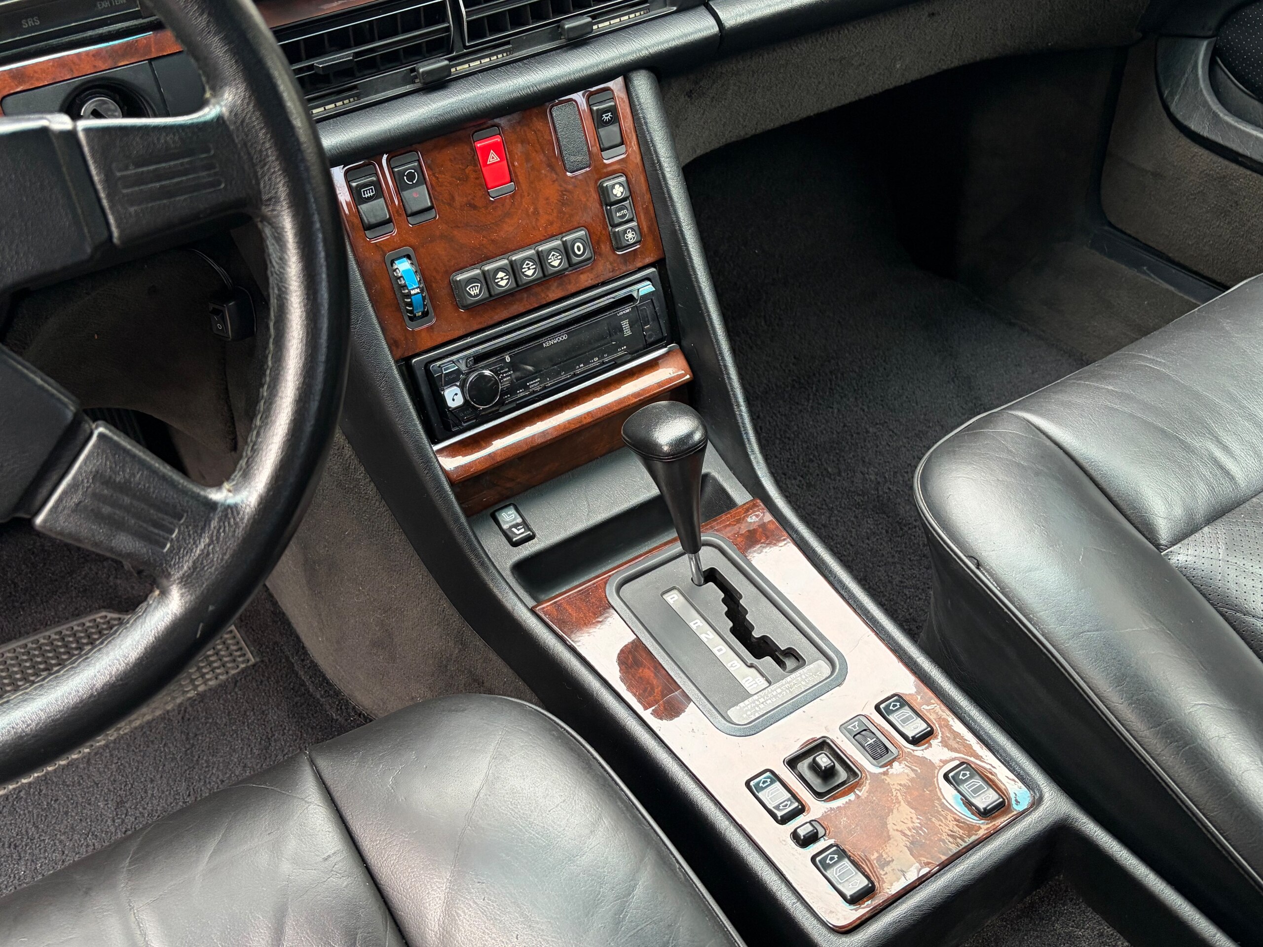 1990 Mercedes Benz 560SEC — Photo 9 / 39