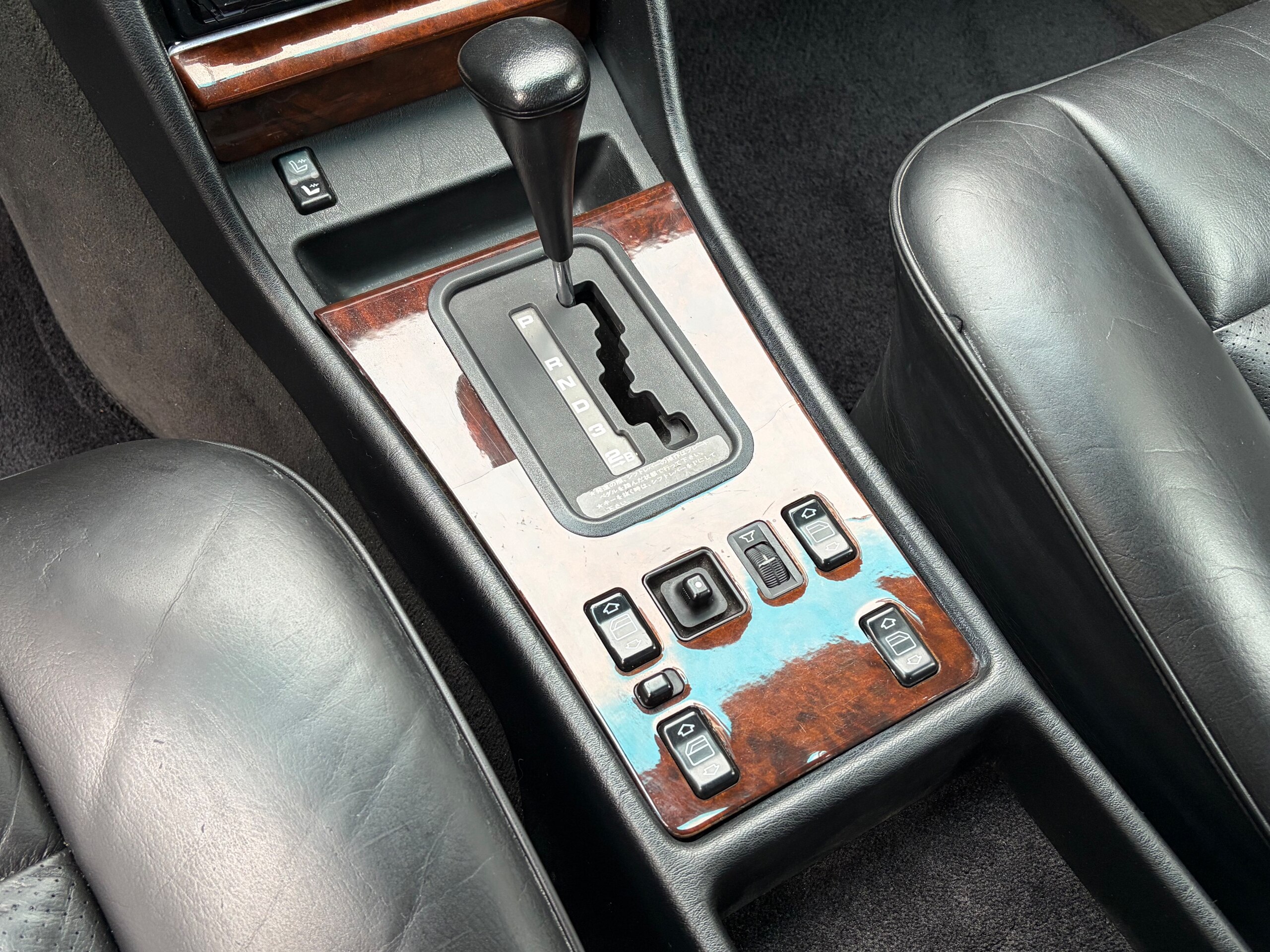 1990 Mercedes Benz 560SEC — Photo 16 / 39