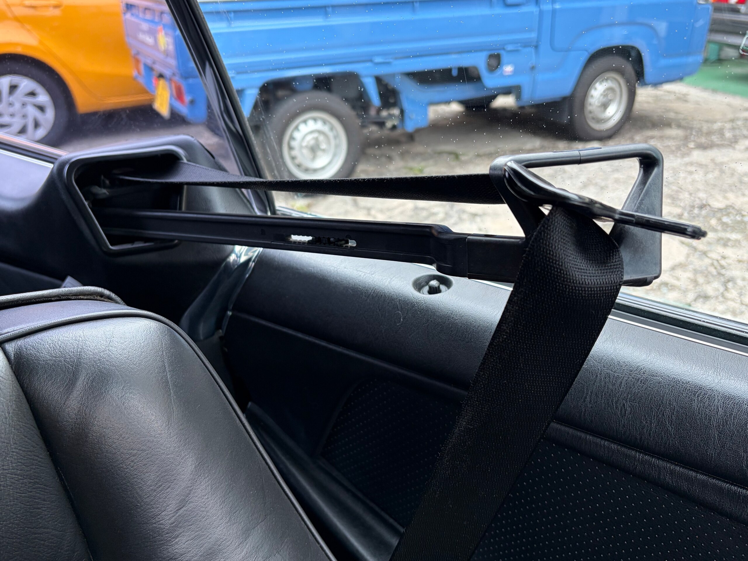 1990 Mercedes Benz 560SEC — Photo 17 / 39