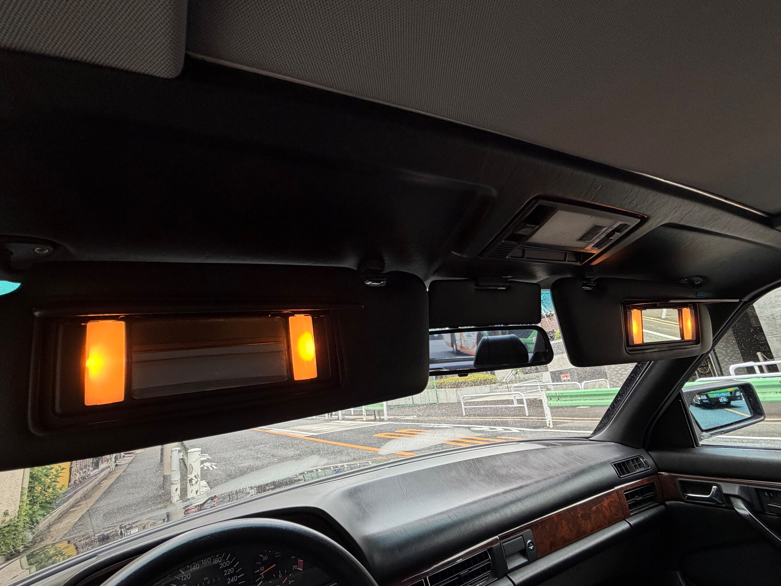 1990 Mercedes Benz 560SEC — Photo 18 / 39