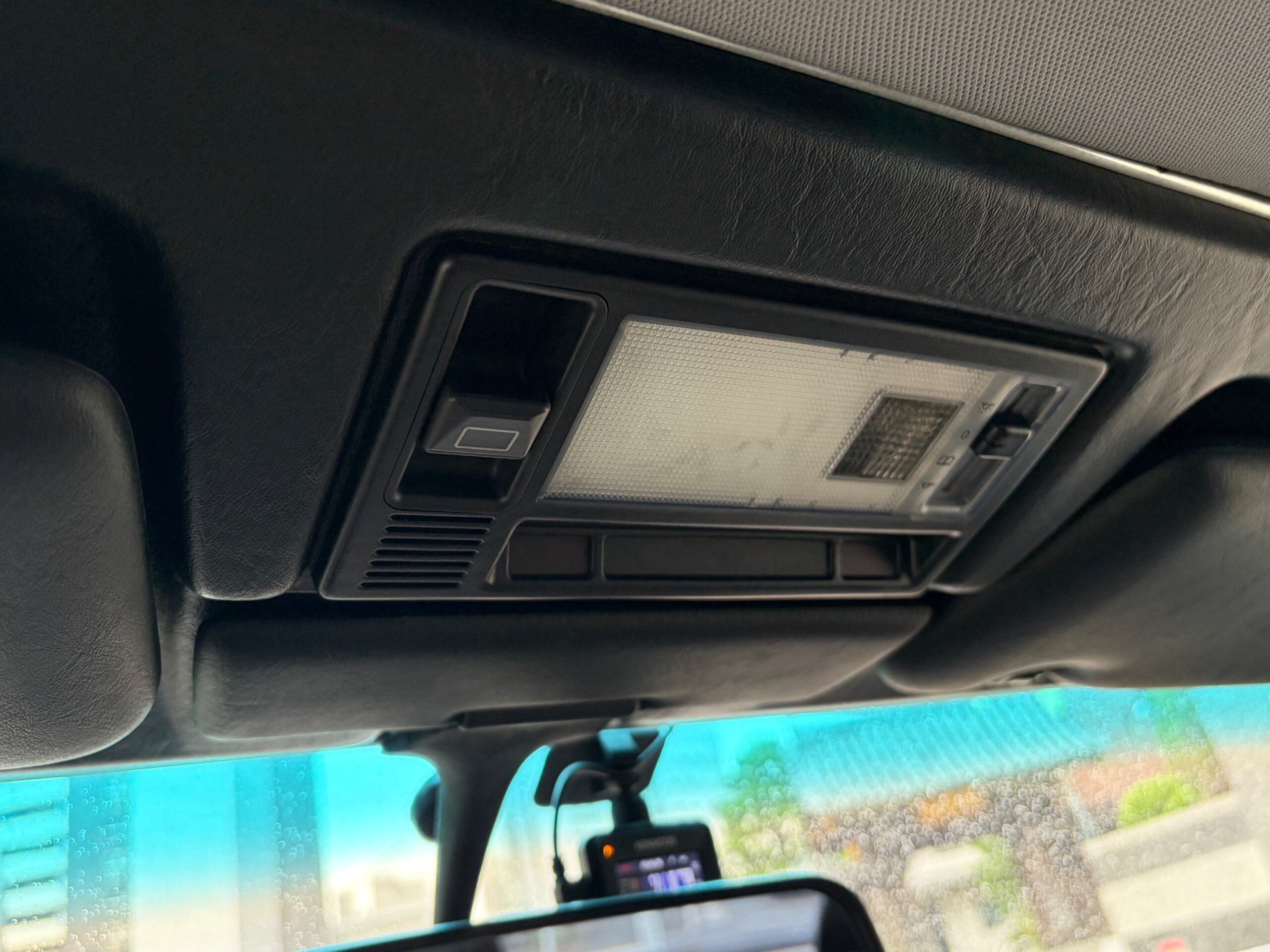 1990 Mercedes Benz 560SEC — Photo 19 / 39