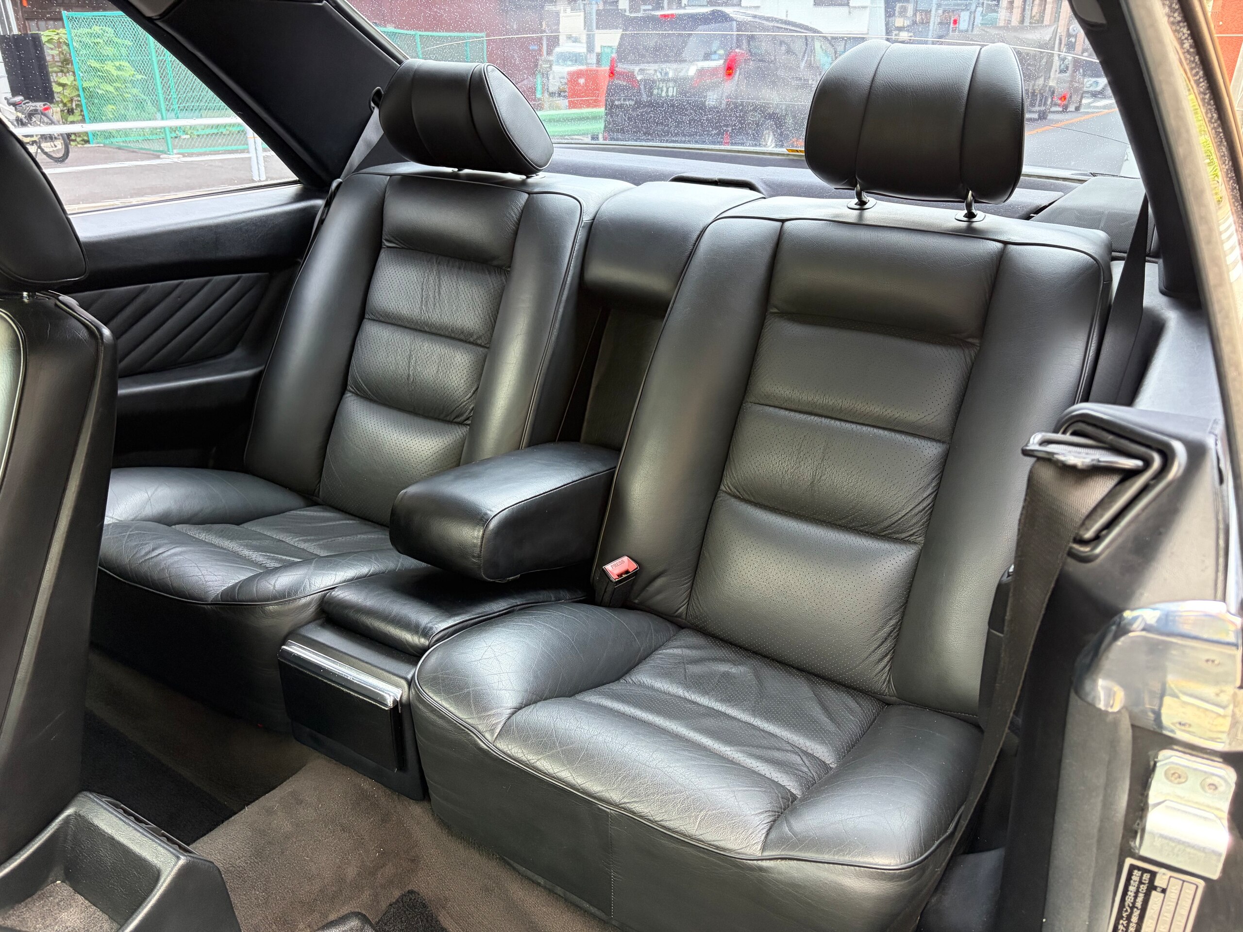1990 Mercedes Benz 560SEC — Photo 21 / 39