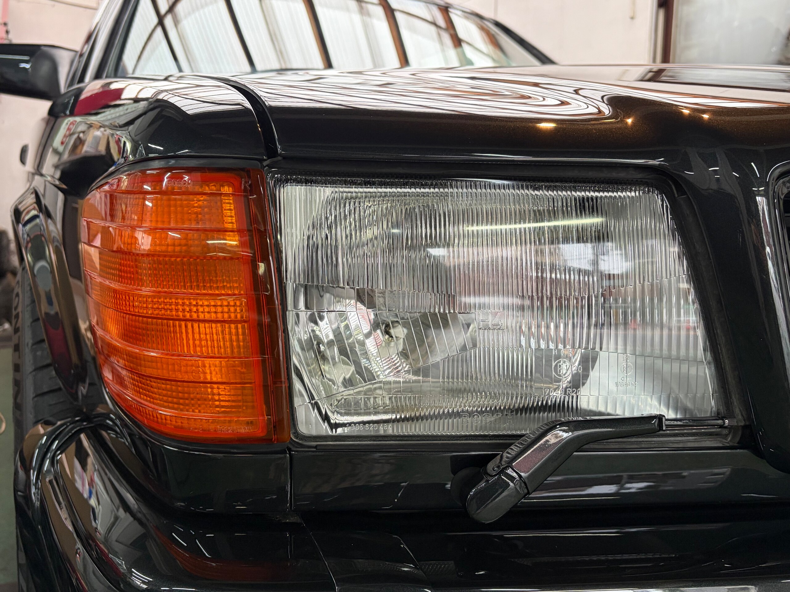 1990 Mercedes Benz 560SEC — Photo 26 / 39