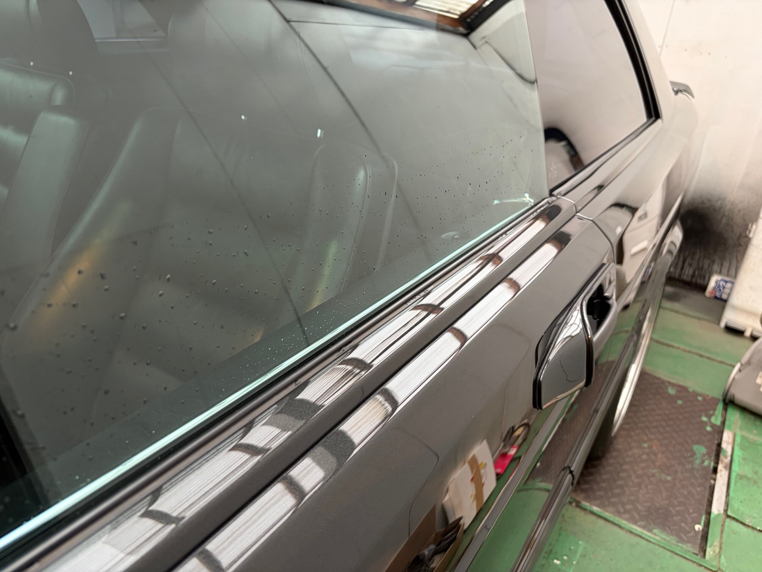 1990 Mercedes Benz 560SEC — Photo 32 / 39