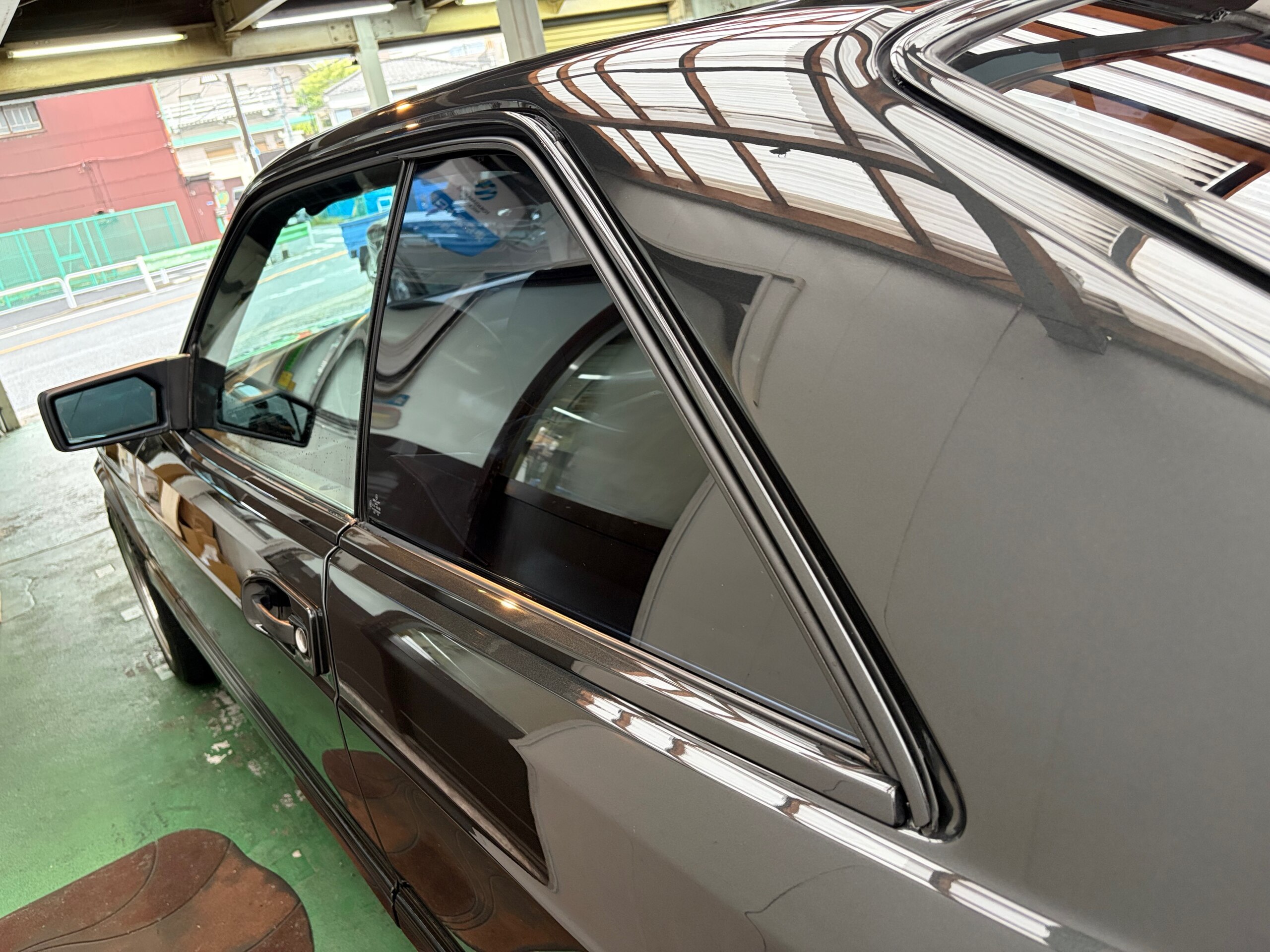 1990 Mercedes Benz 560SEC — Photo 34 / 39