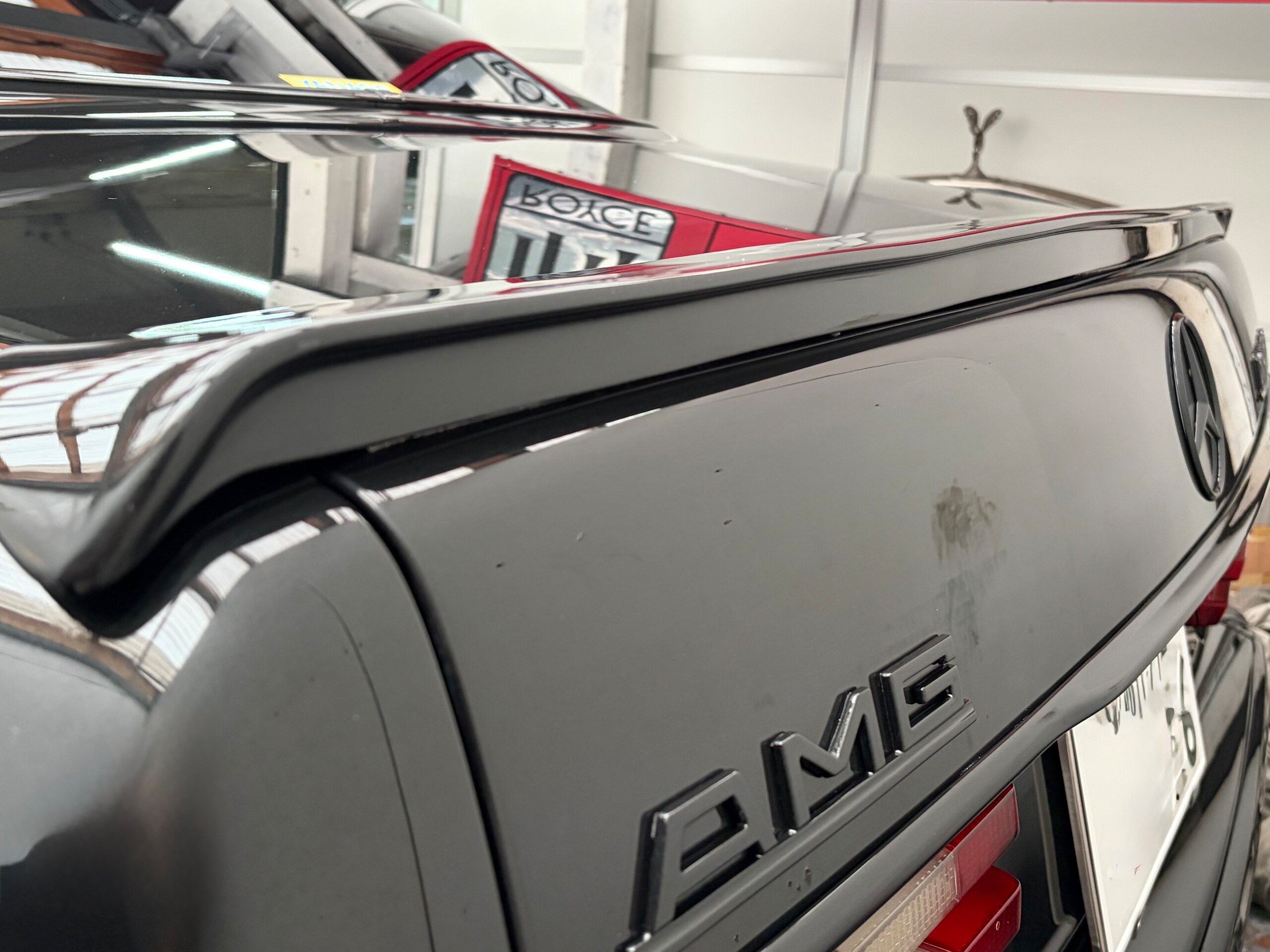 1990 Mercedes Benz 560SEC — Photo 38 / 39