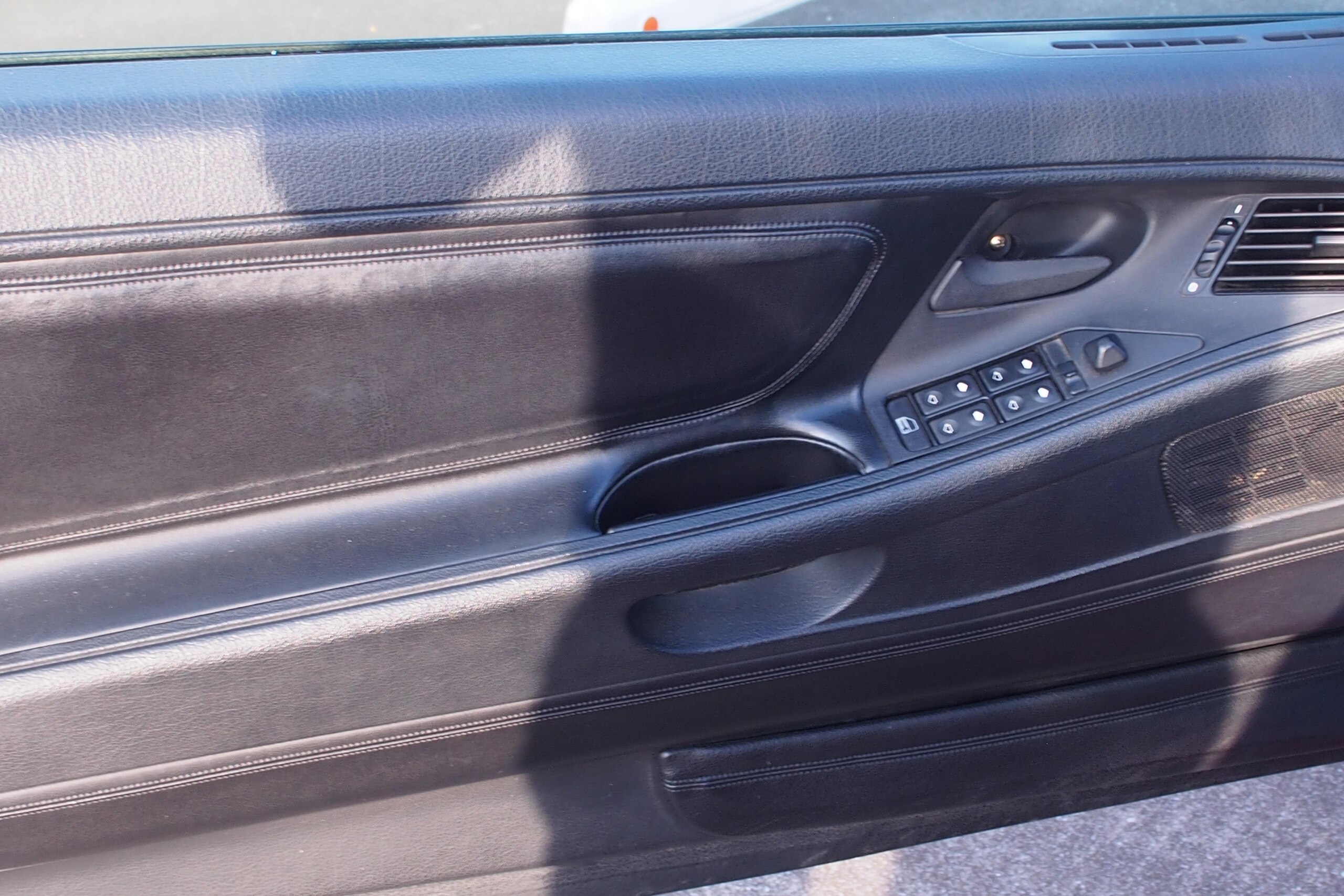 1991 BMW 850i — Photo 13 / 25