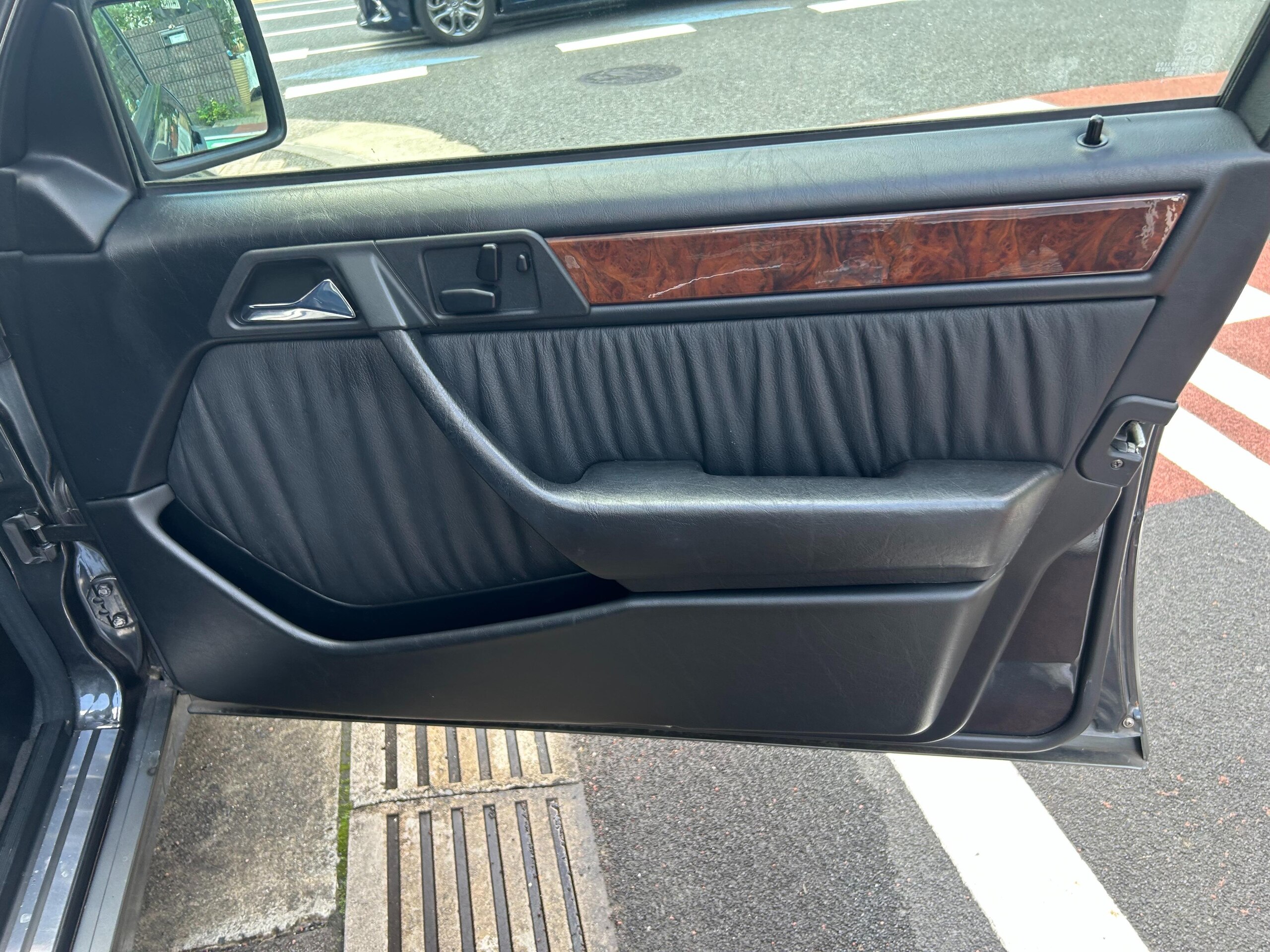 1991 Mercedes Benz 500E — Photo 22 / 27