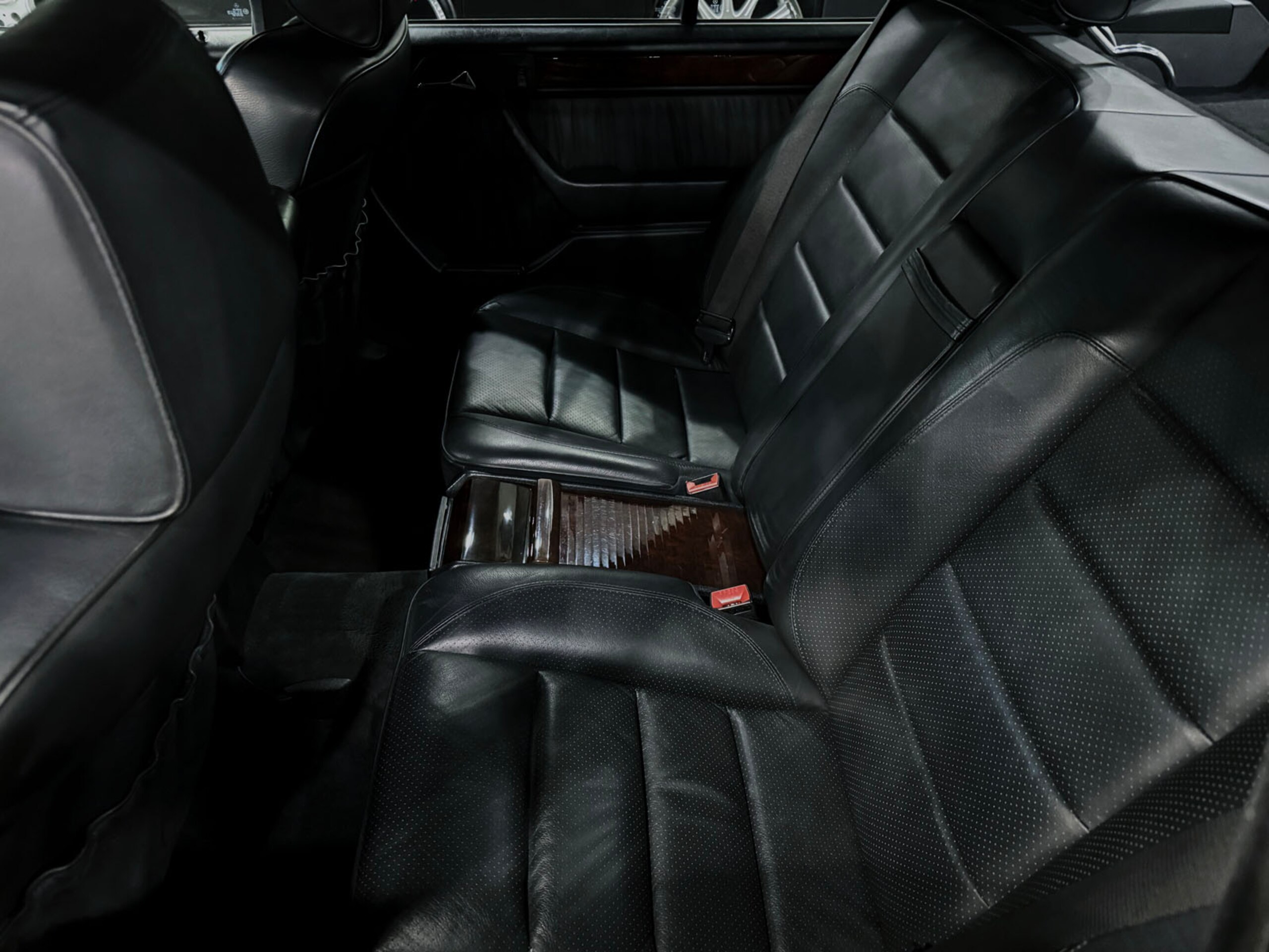 1992 Mercedes Benz 500E — Photo 10 / 15
