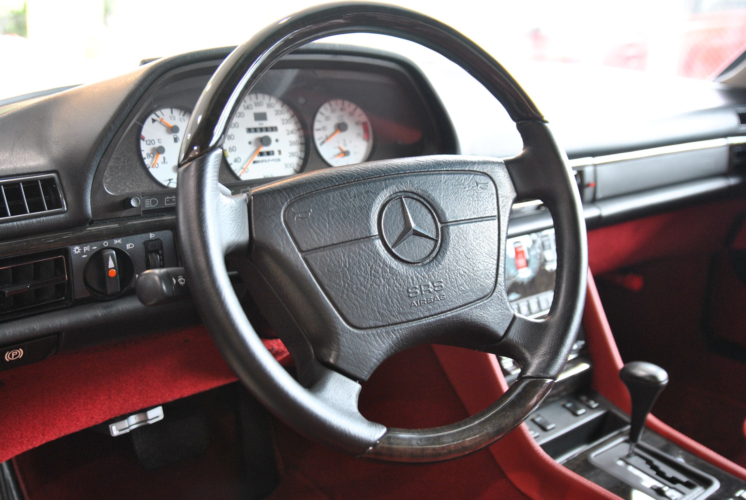 1992 Mercedes Benz 560SEC — Photo 6 / 13
