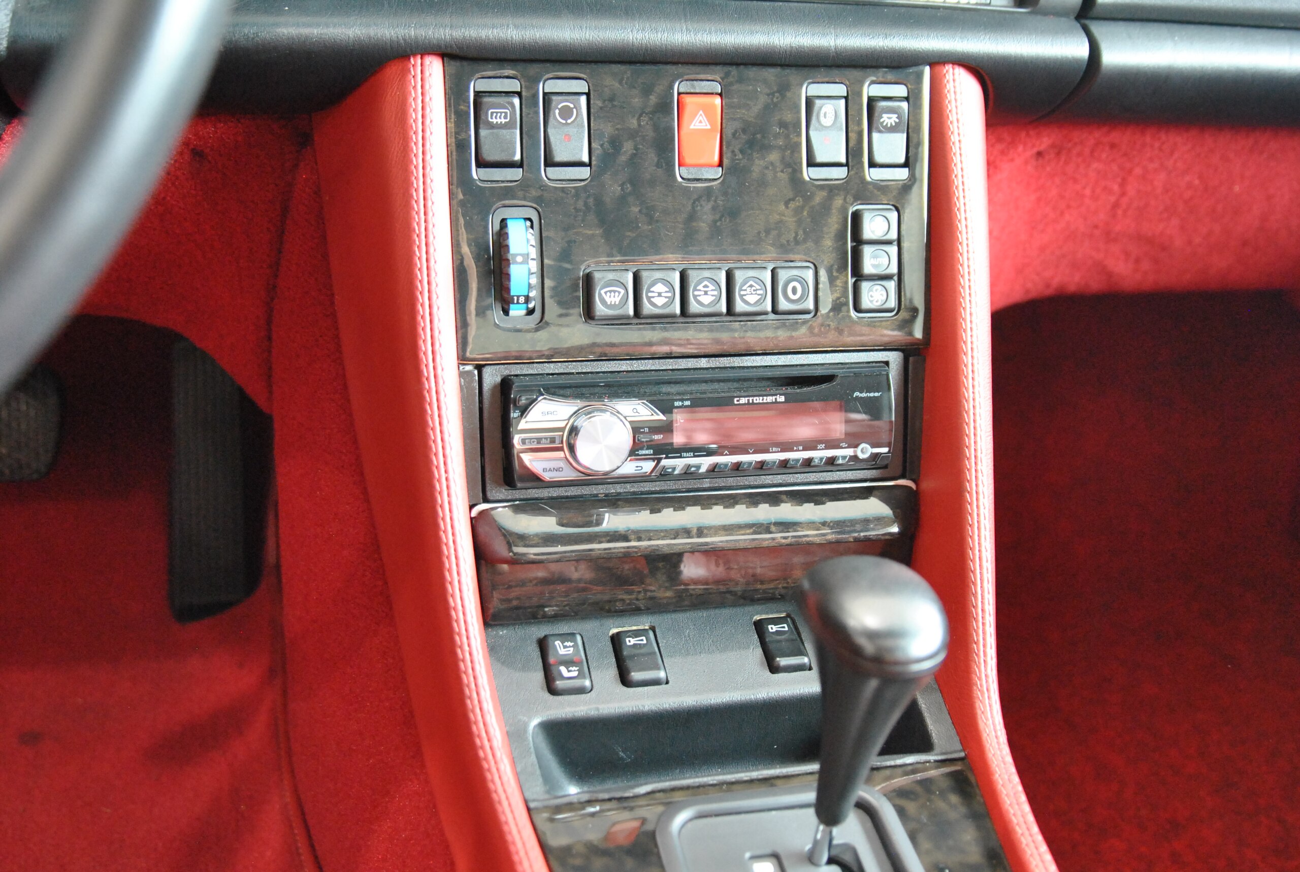 1992 Mercedes Benz 560SEC — Photo 7 / 13