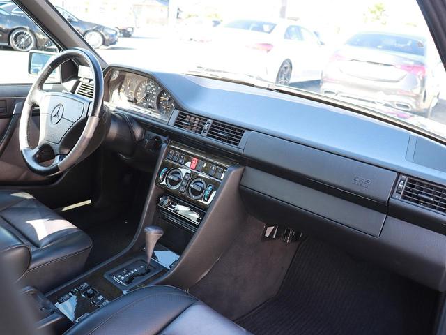 1994 Mercedes Benz 500E — Photo 10 / 38