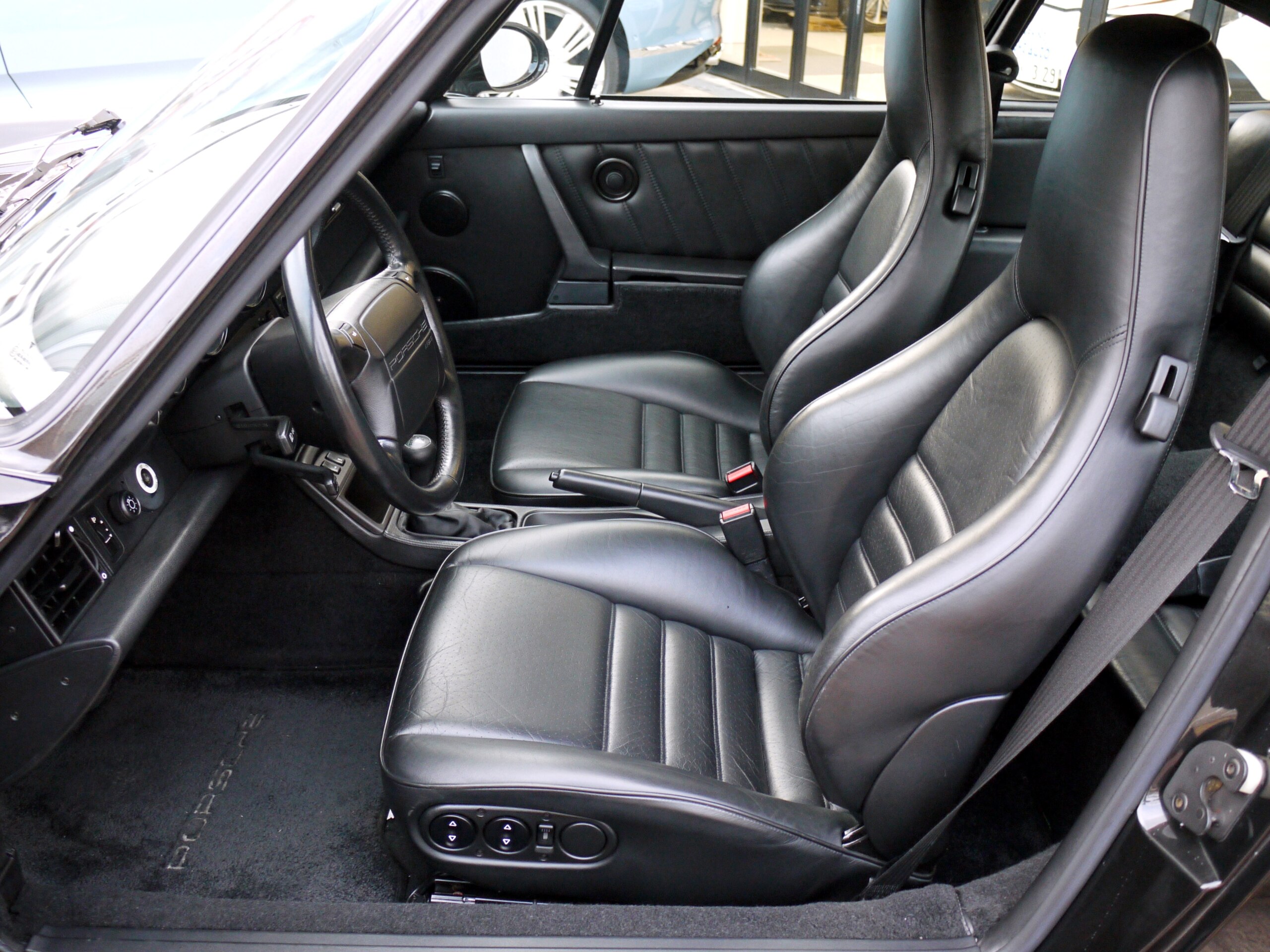 1994 Porsche 911 Turbo — Photo 7 / 19