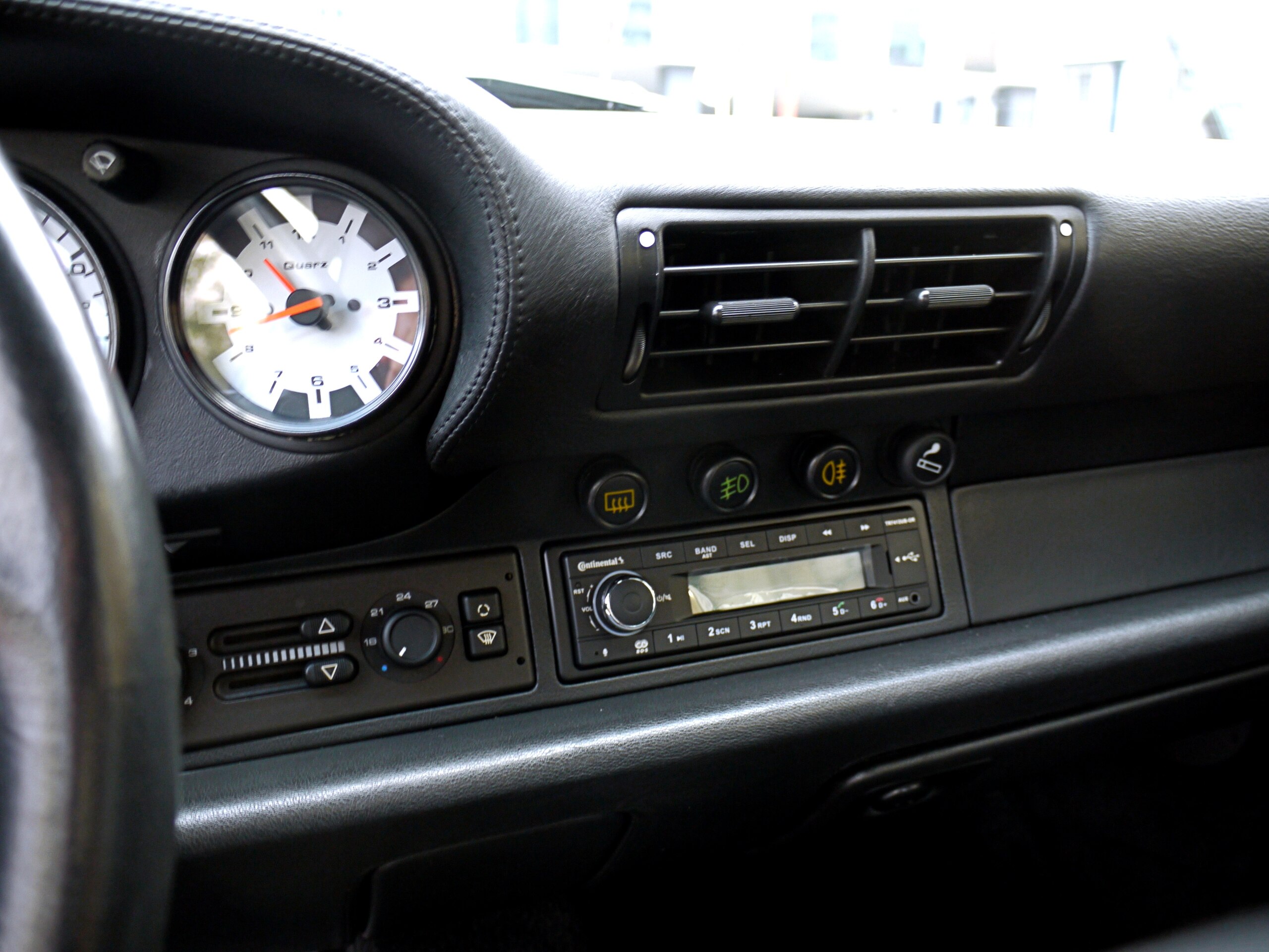 1994 Porsche 911 Turbo — Photo 9 / 19