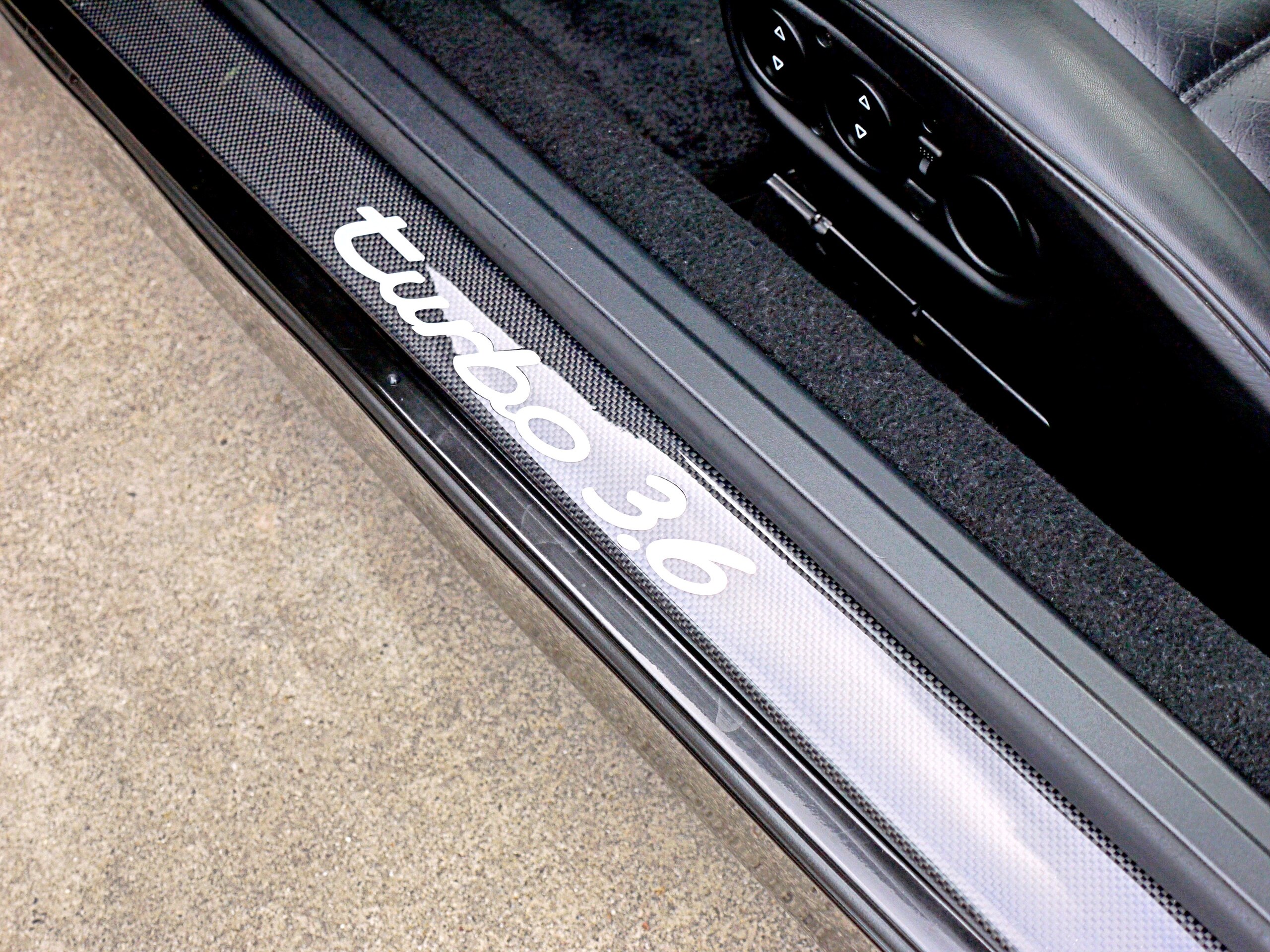 1994 Porsche 911 Turbo — Photo 15 / 19