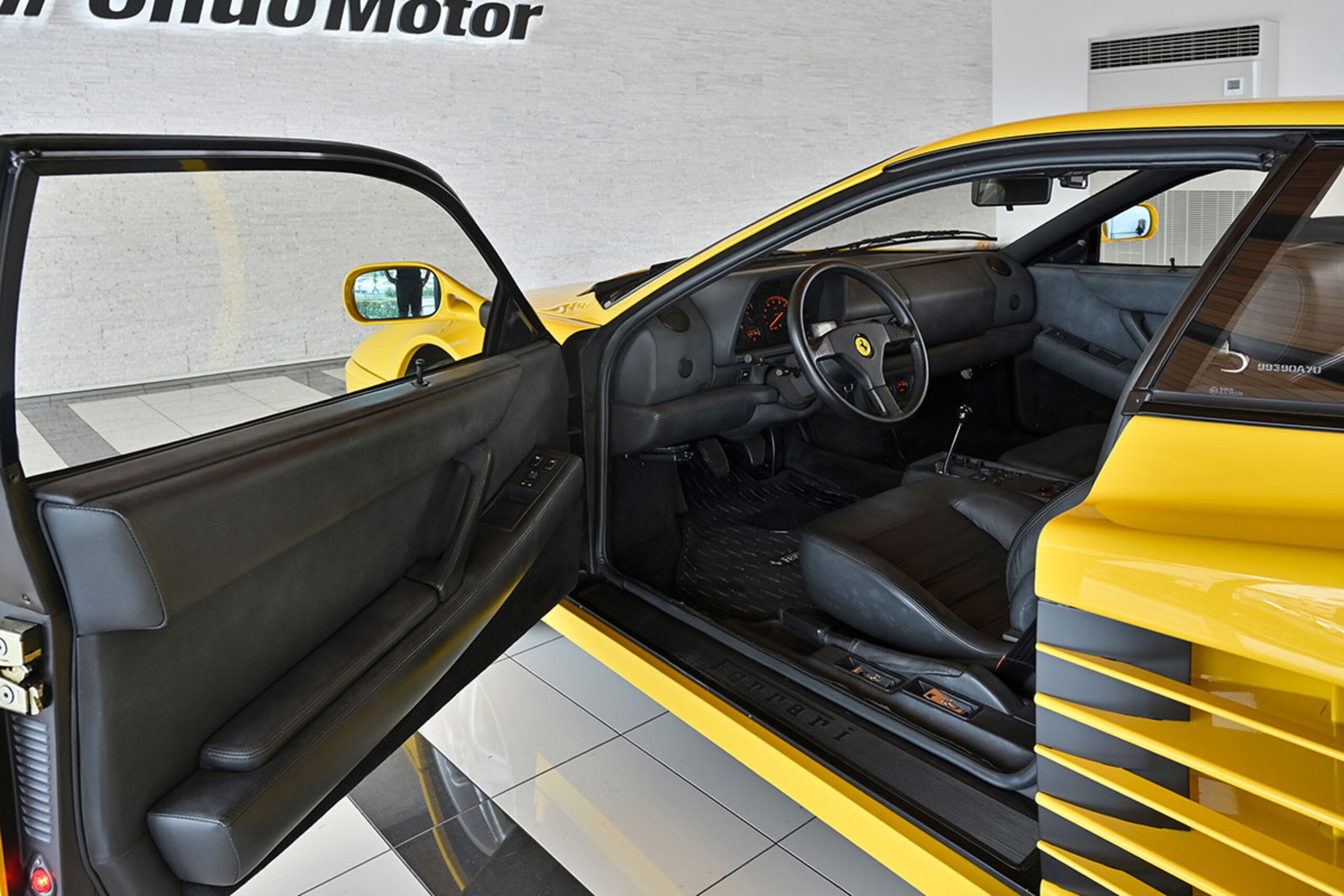 1995 Ferrari 512TR — Photo 19 / 27
