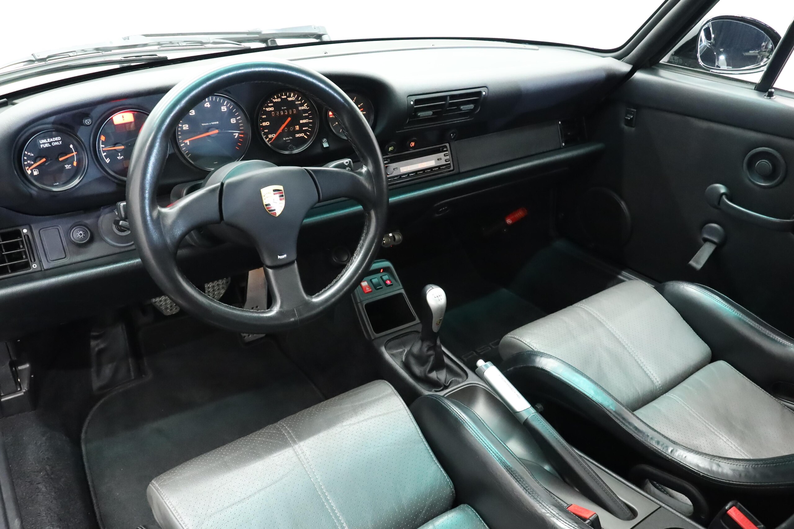 1995 Porsche 911 Carrera RS — Photo 34 / 37