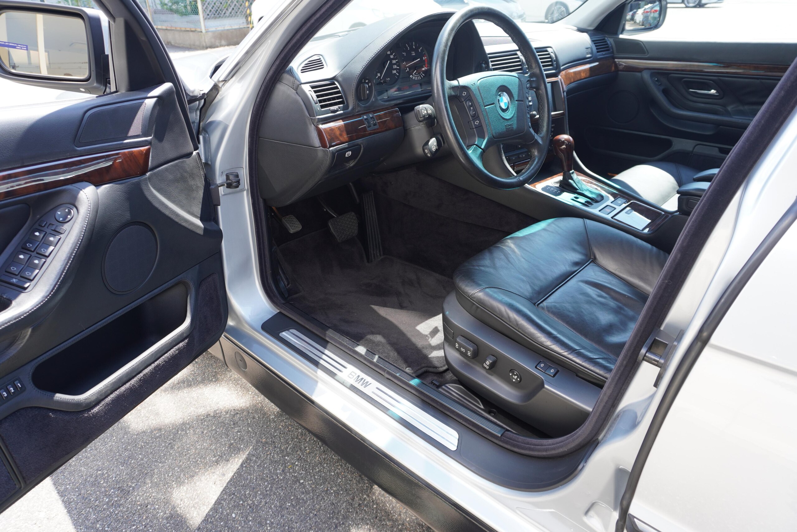 1996 BMW 750iL — Photo 6 / 36