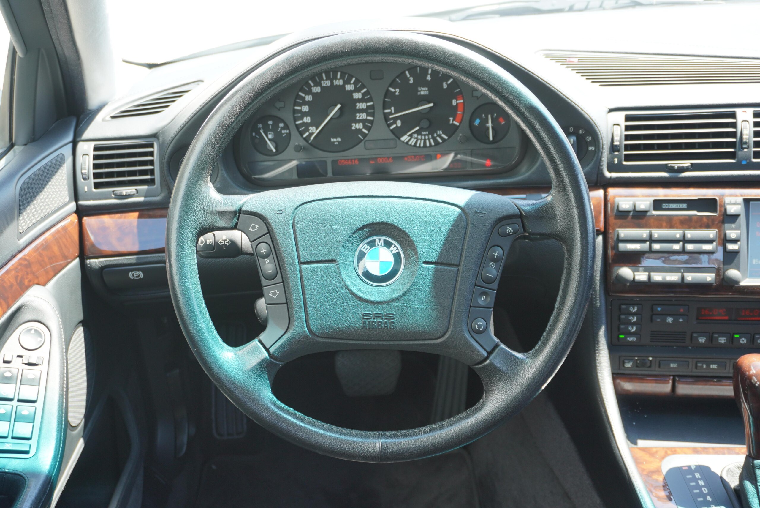 1996 BMW 750iL — Photo 7 / 36
