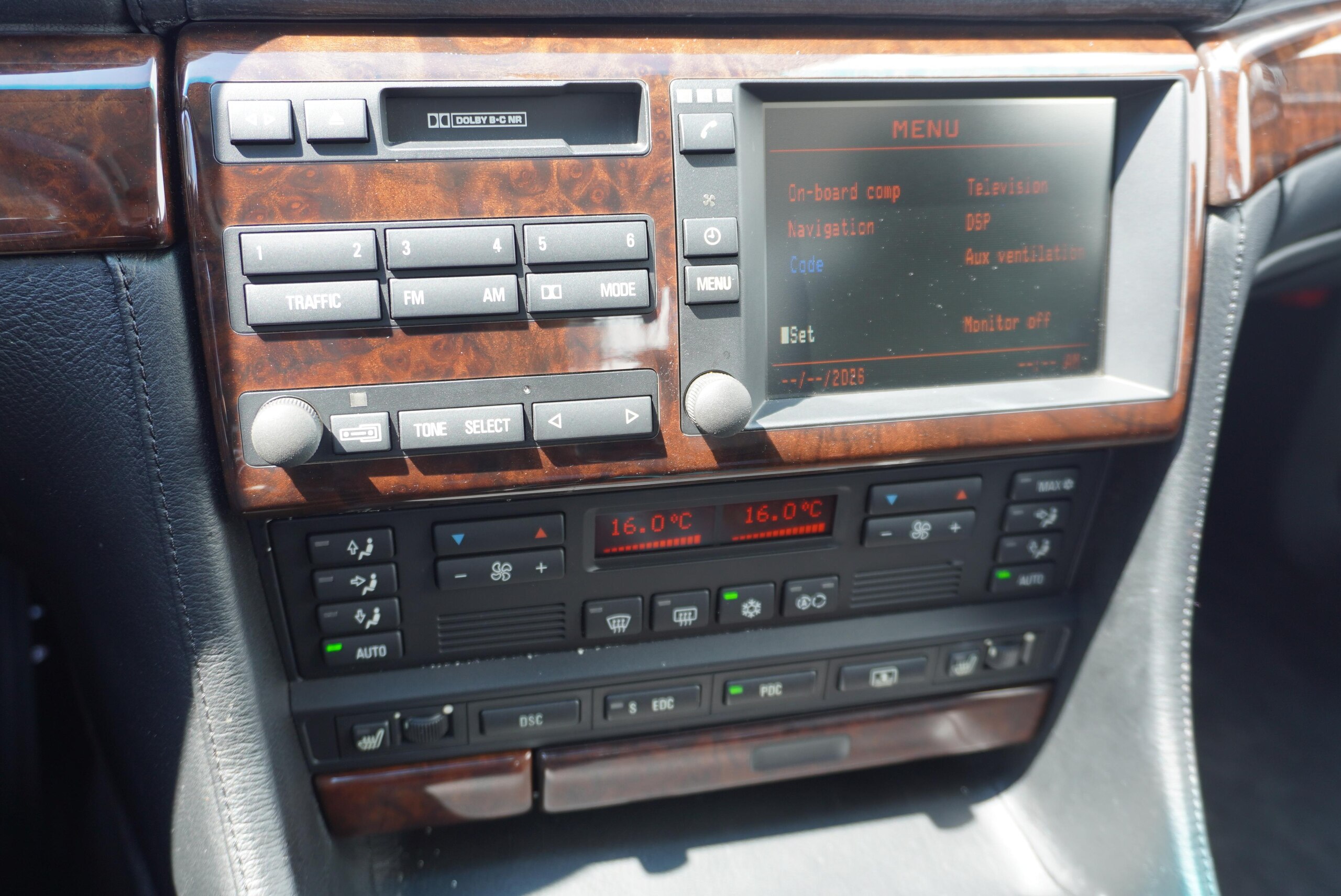 1996 BMW 750iL — Photo 9 / 36