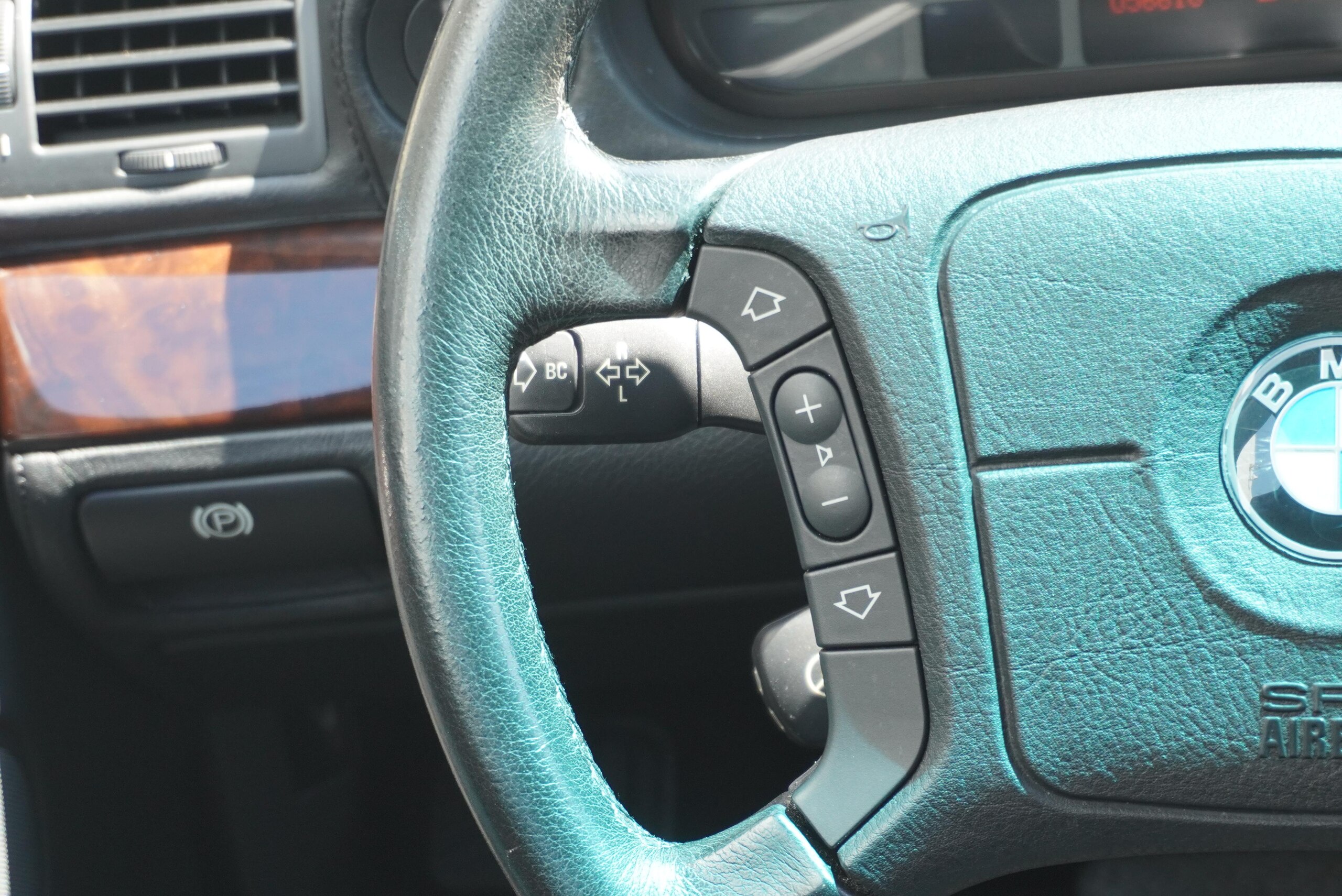 1996 BMW 750iL — Photo 11 / 36