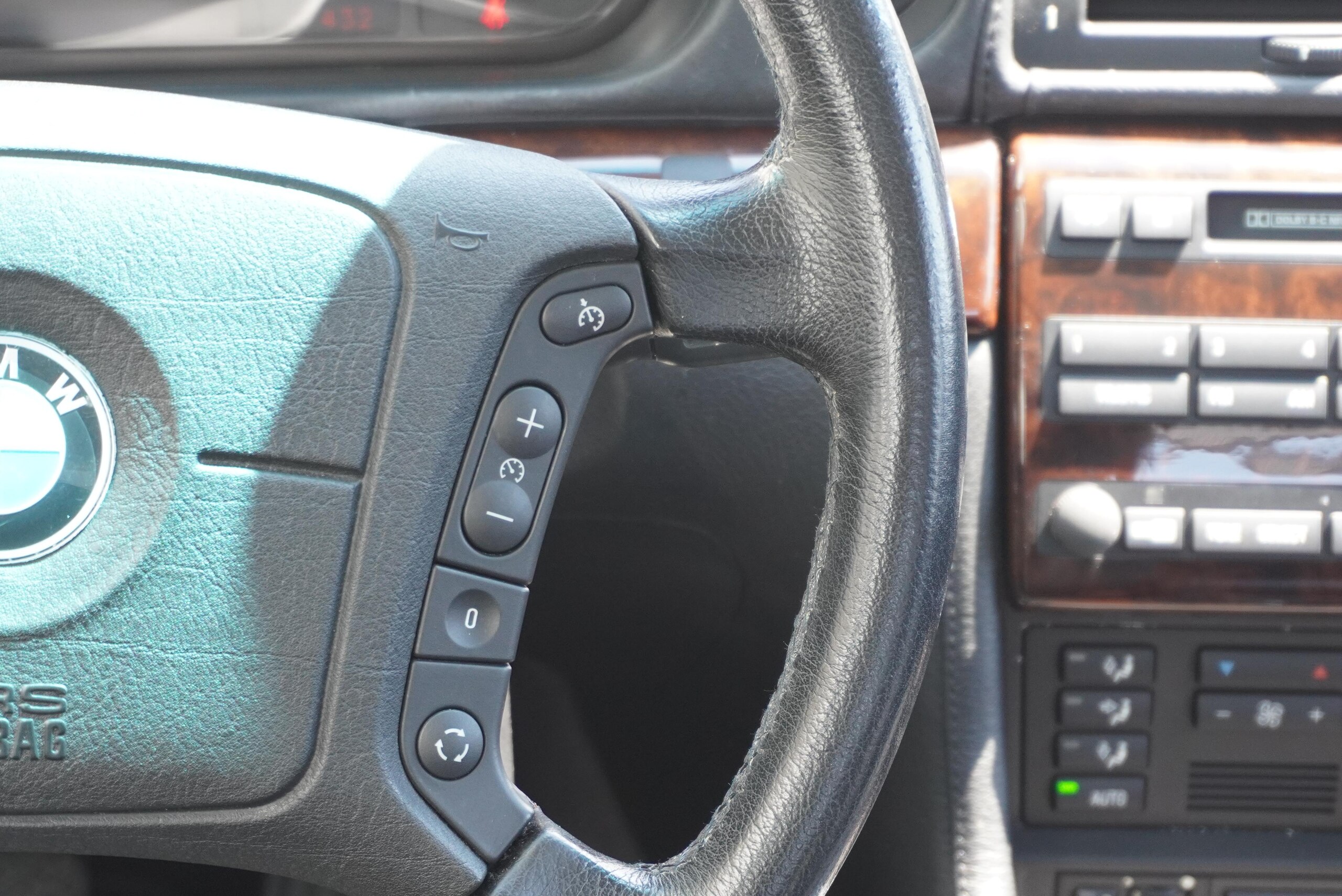 1996 BMW 750iL — Photo 12 / 36