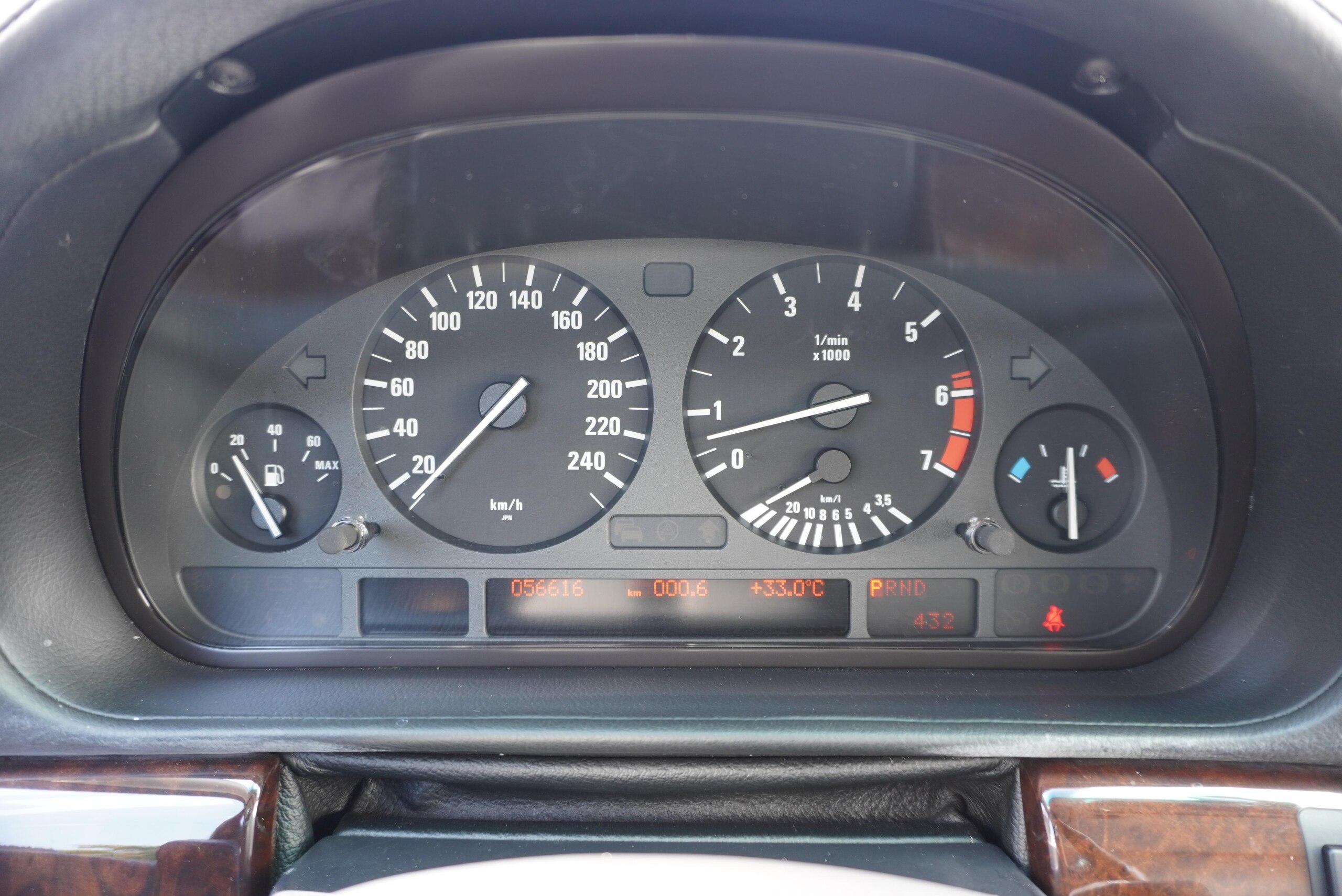 1996 BMW 750iL — Photo 14 / 36