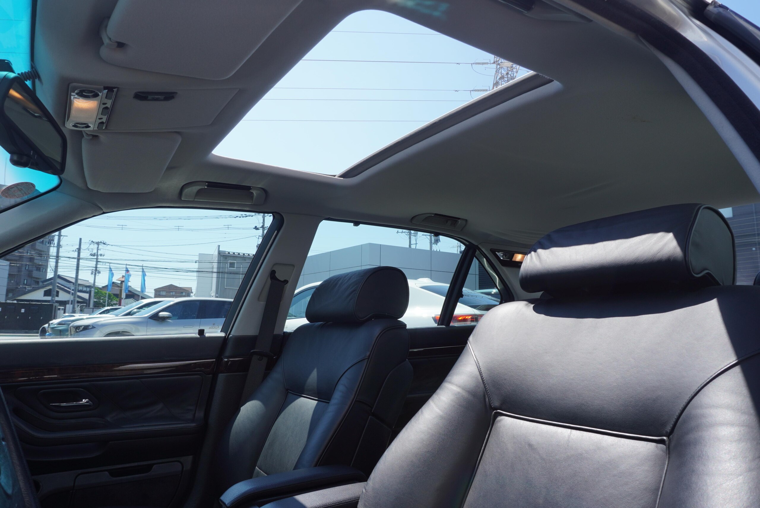 1996 BMW 750iL — Photo 18 / 36