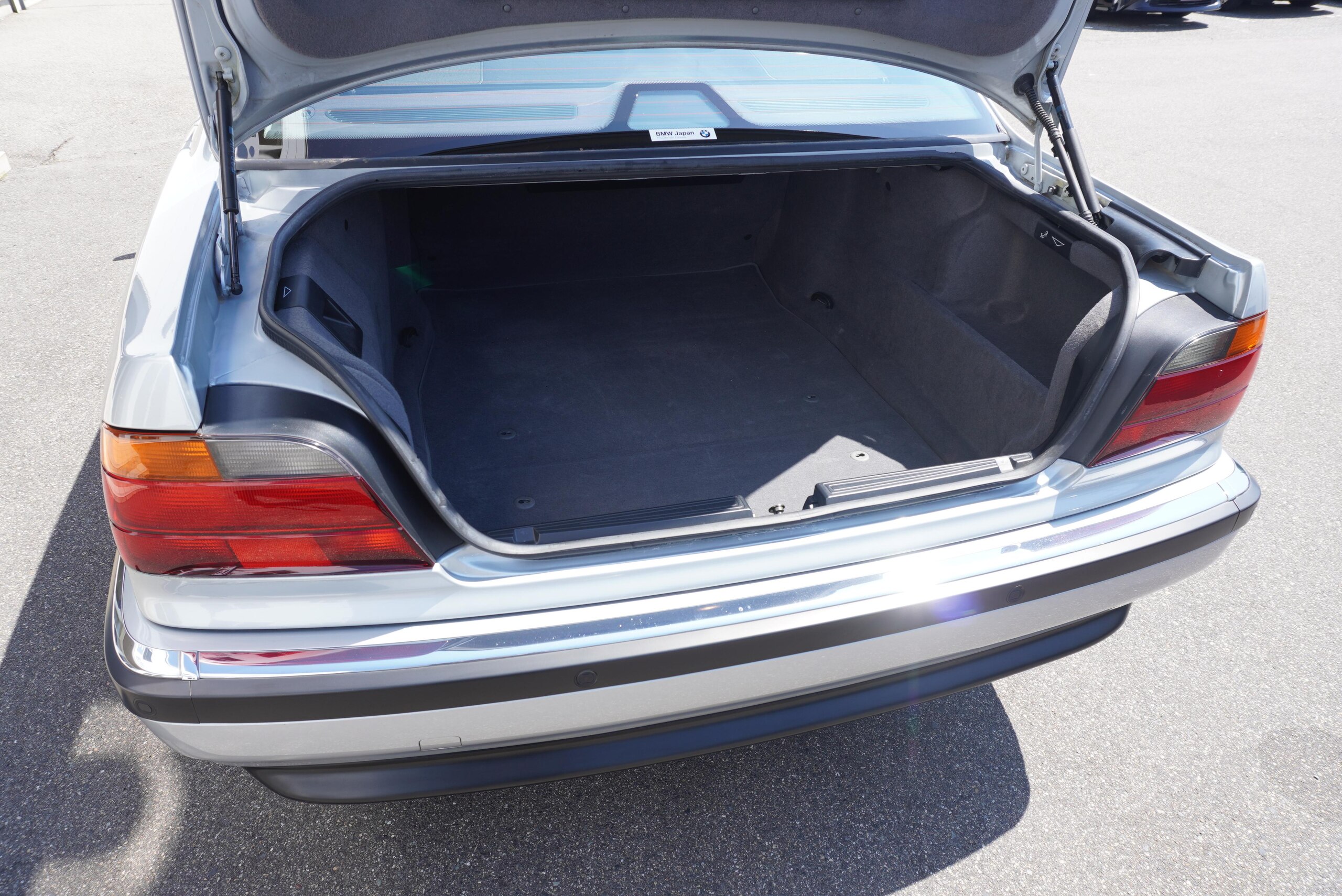 1996 BMW 750iL — Photo 29 / 36
