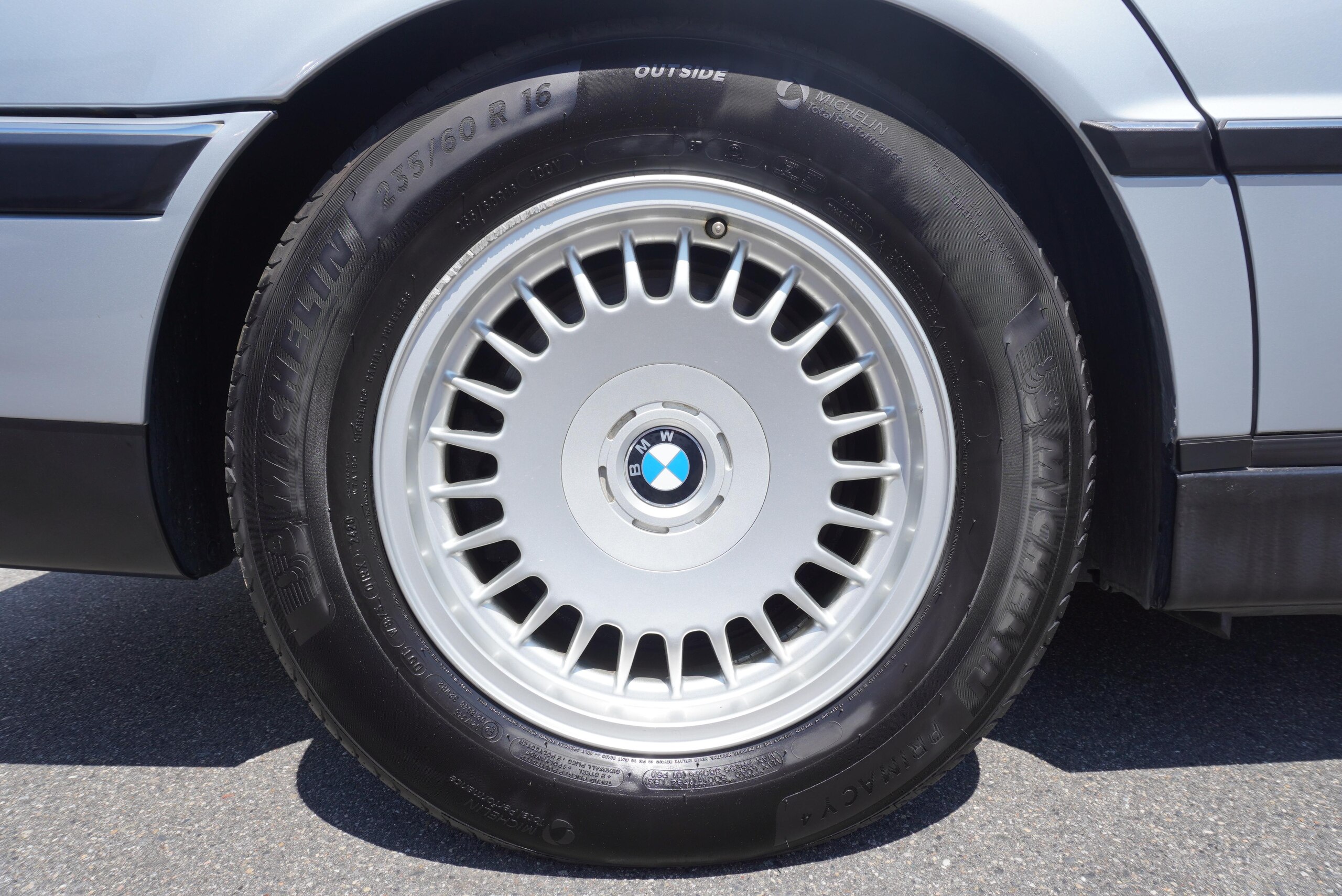 1996 BMW 750iL — Photo 33 / 36